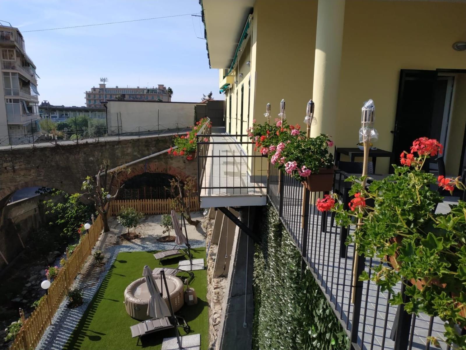 Deluxe Double or Twin Room with Garden View - Photo 36