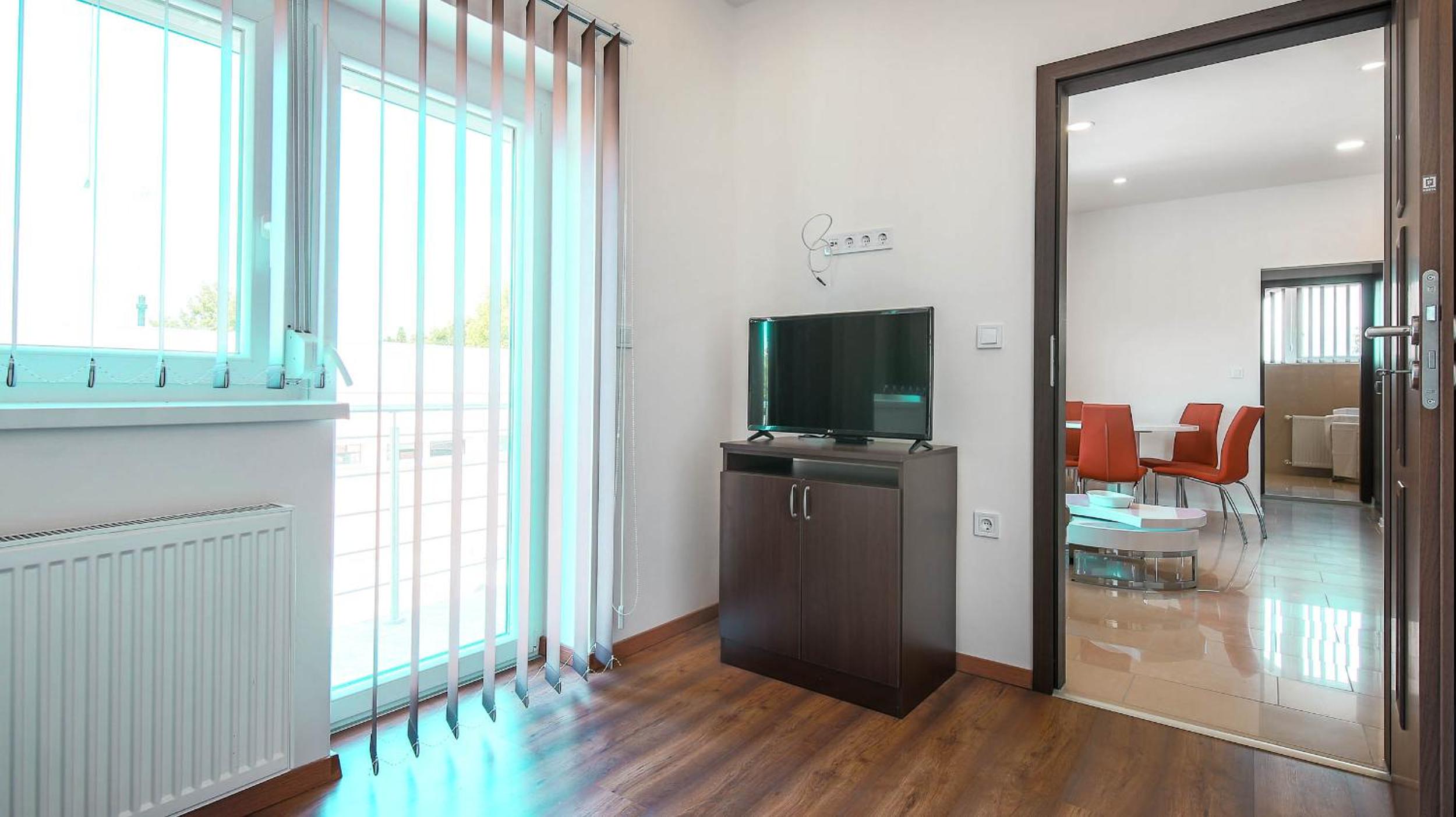 Two-Bedroom Apartment with Terrace - Photo 3