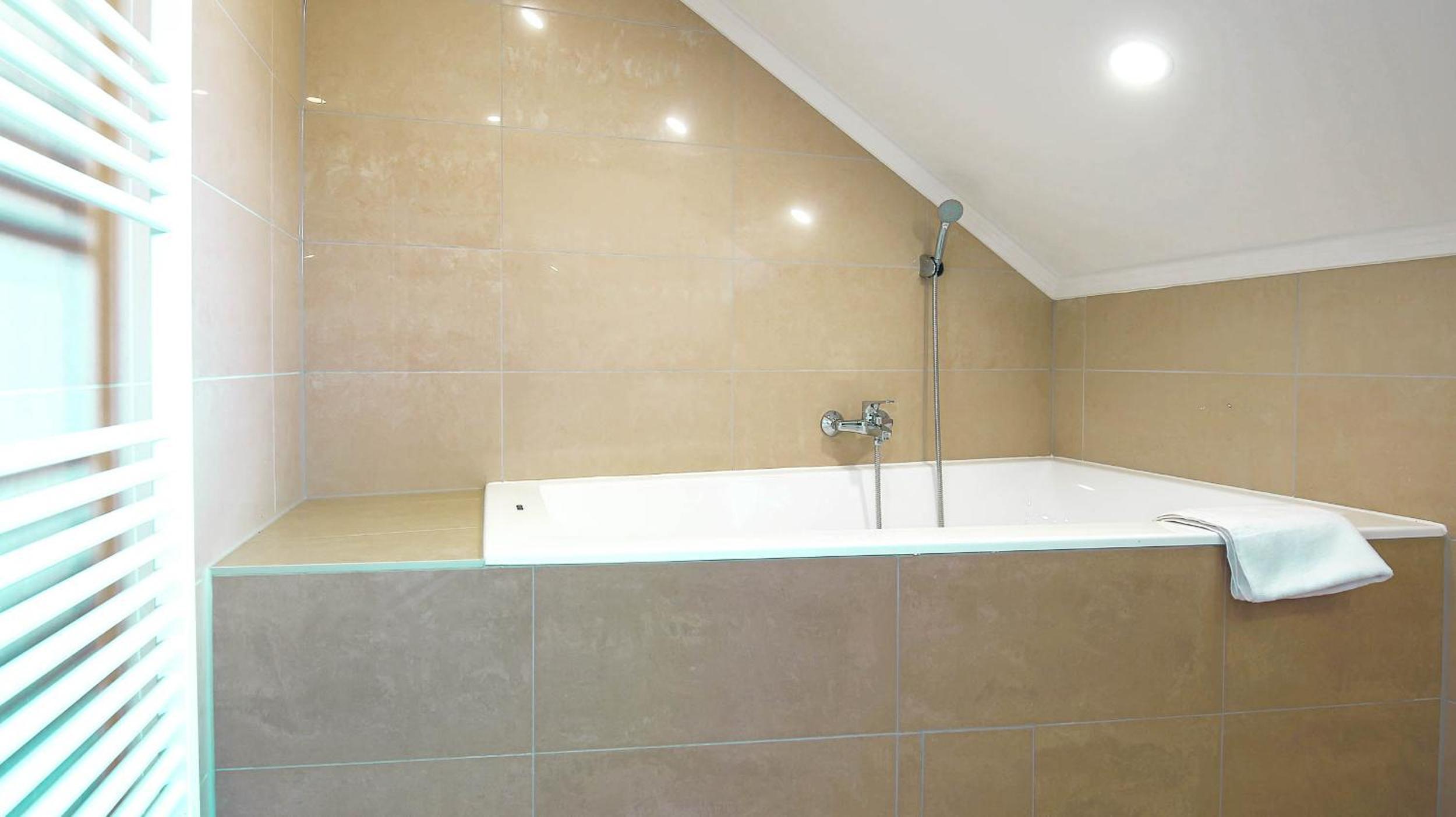 Two-Bedroom Apartment with Terrace - Photo 8