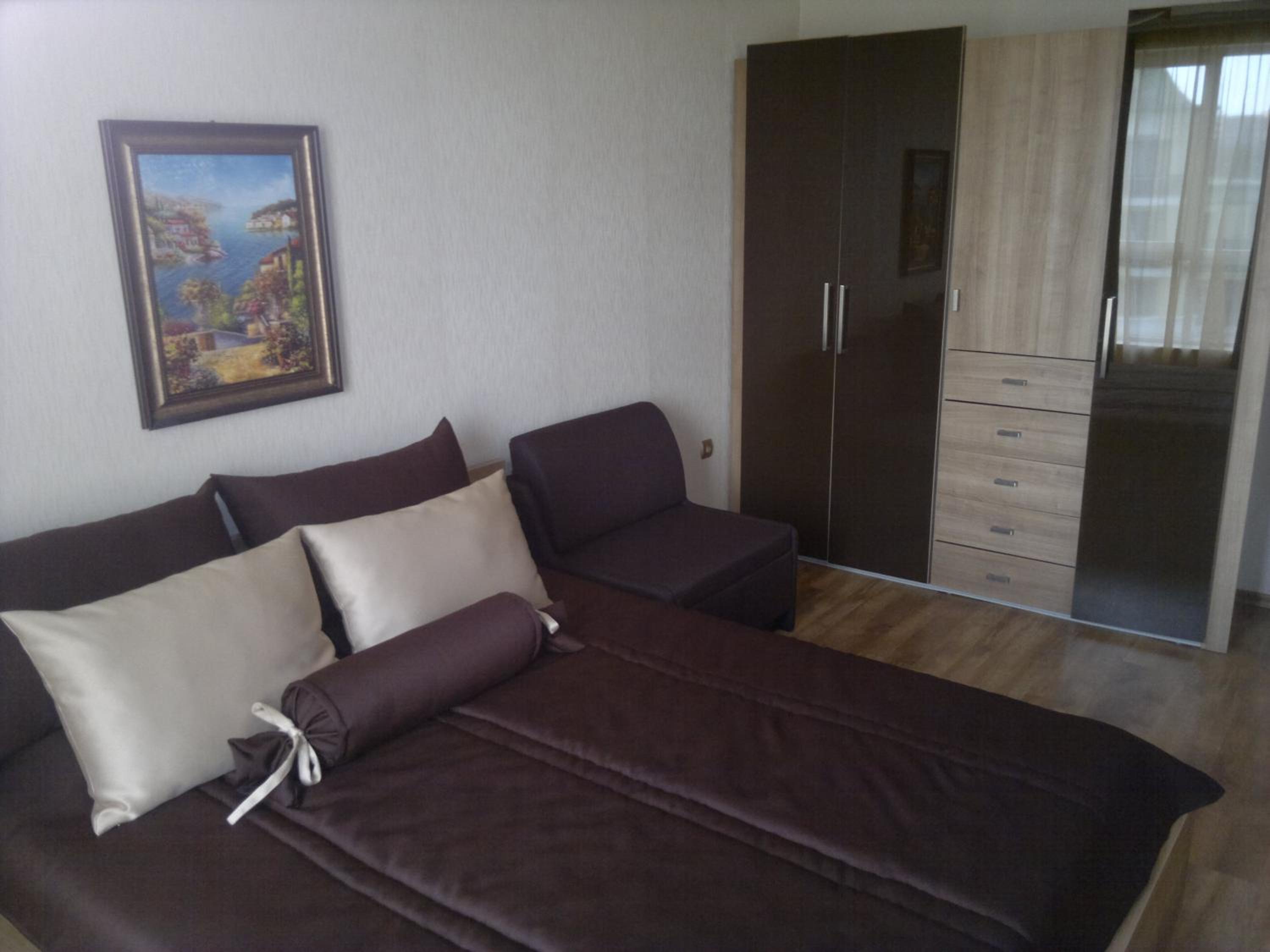 Apartment with Pool View photo 2