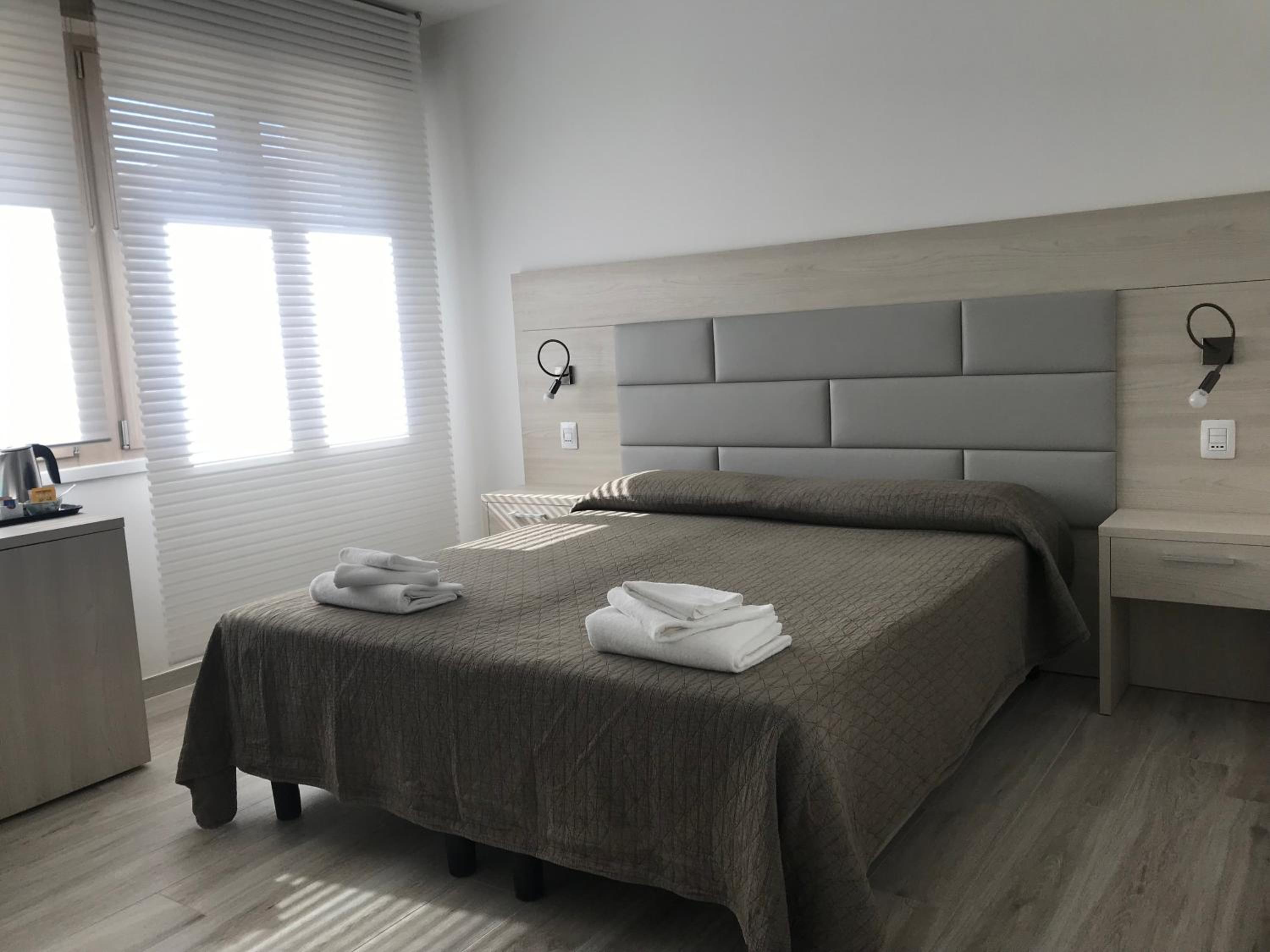 Superior Double or Twin Room with Garden View - Photo 15