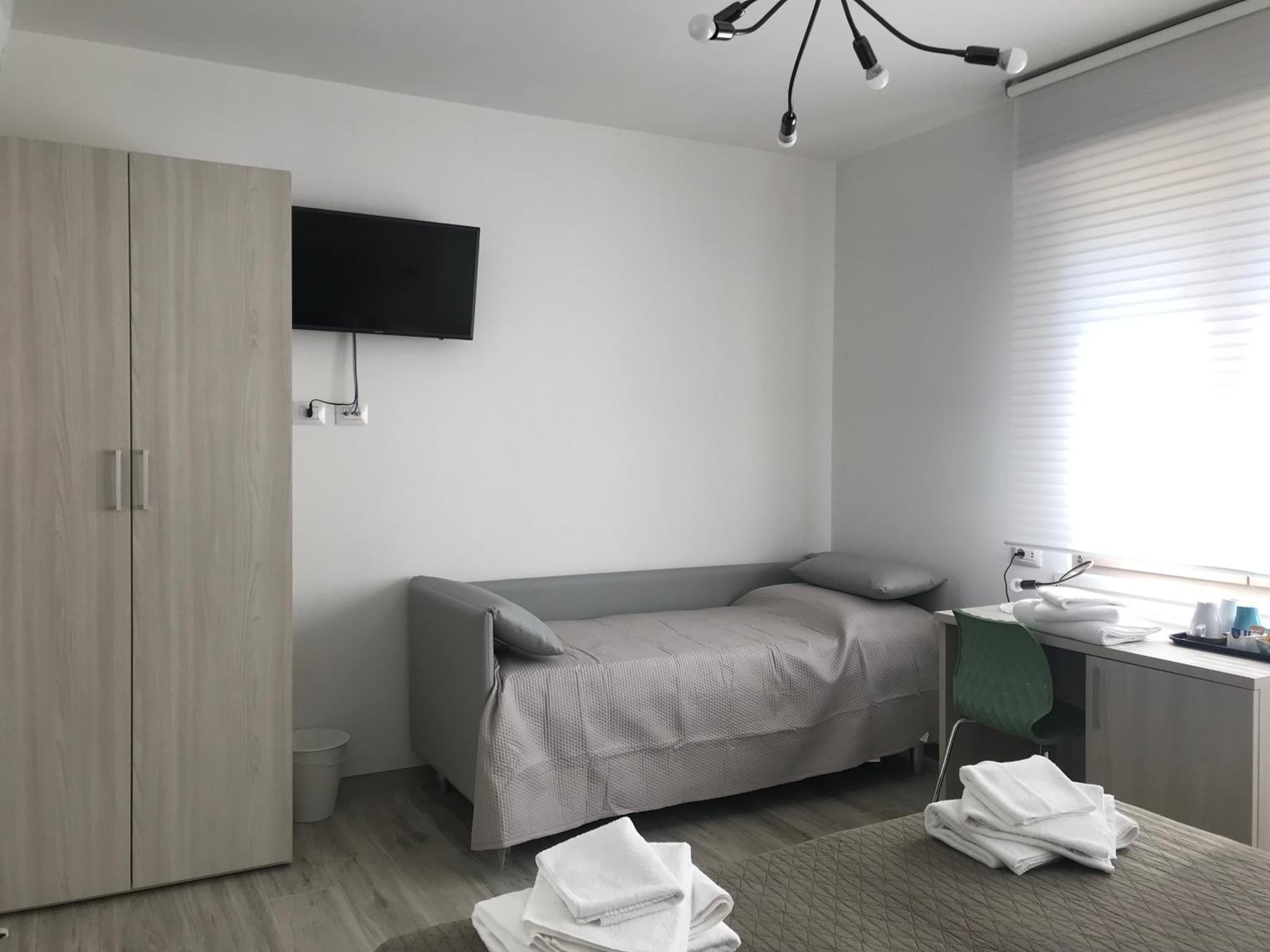 Superior Double or Twin Room with Garden View - Photo 3