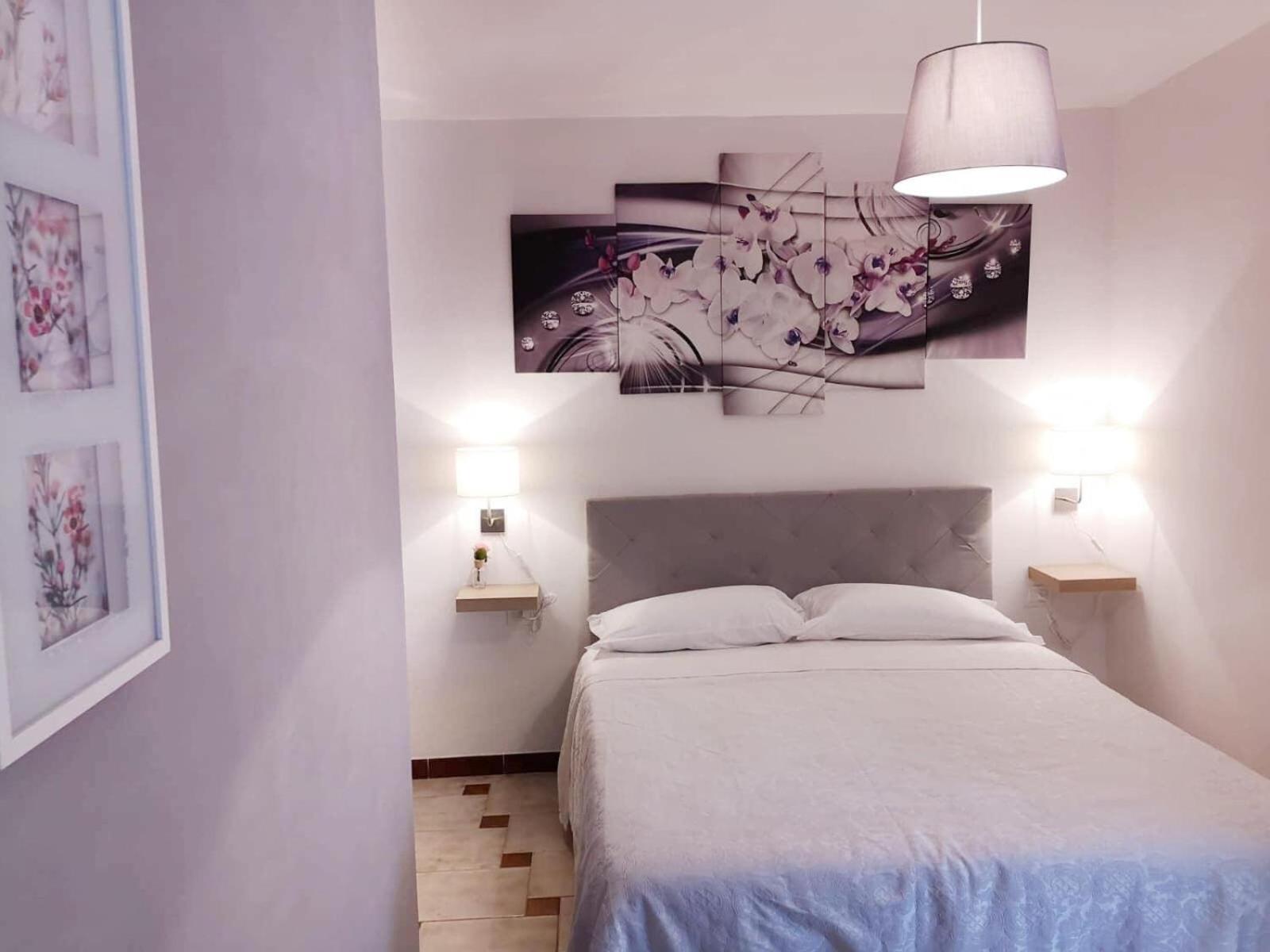 Double Room with Air-Conditioning photo 2