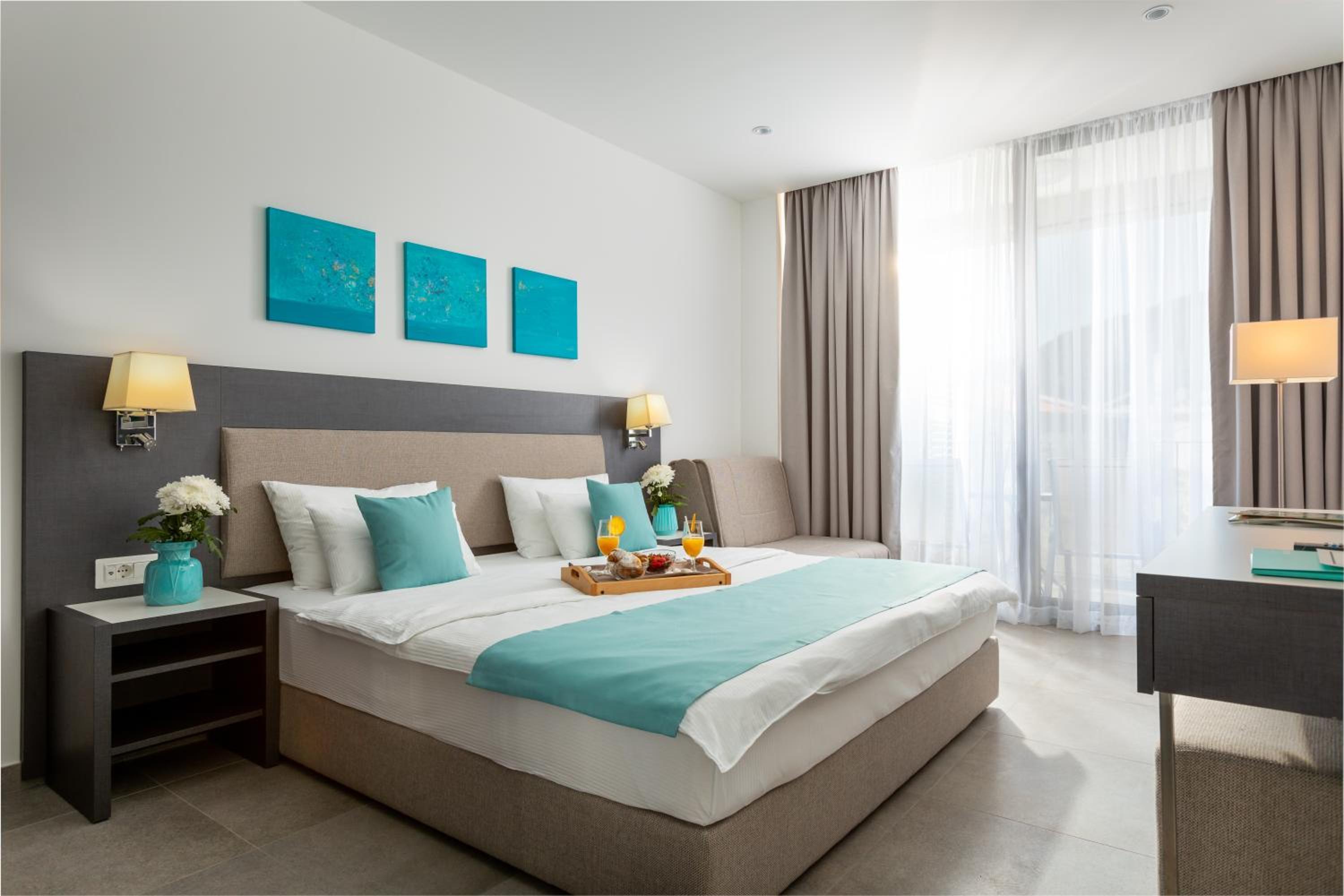 Superior Triple Room with Balcony photo 1
