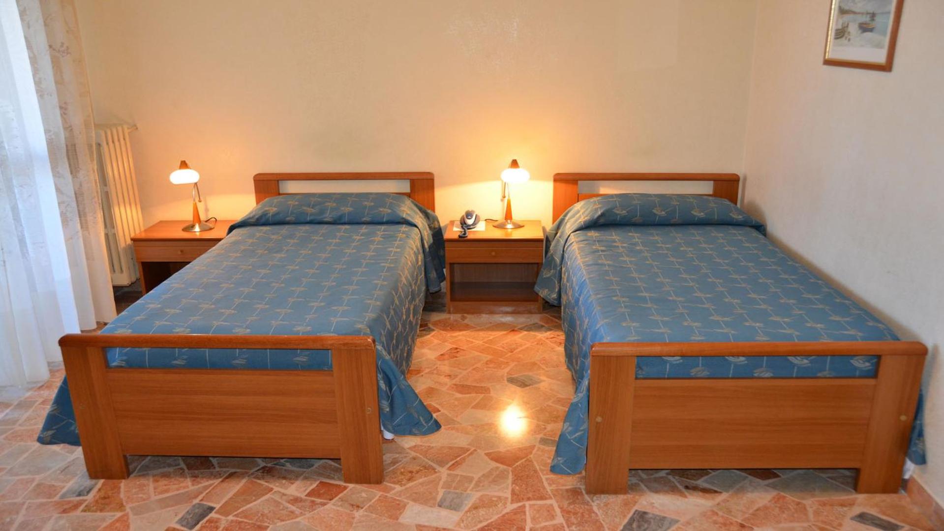 Twin Room - Photo 1
