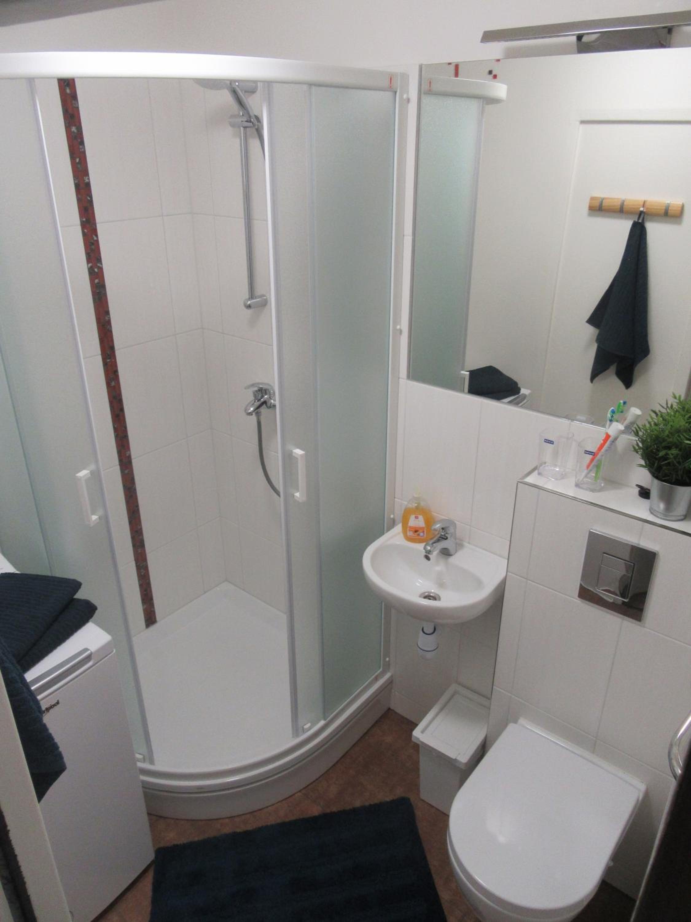 Two-Bedroom Apartment - Photo 3