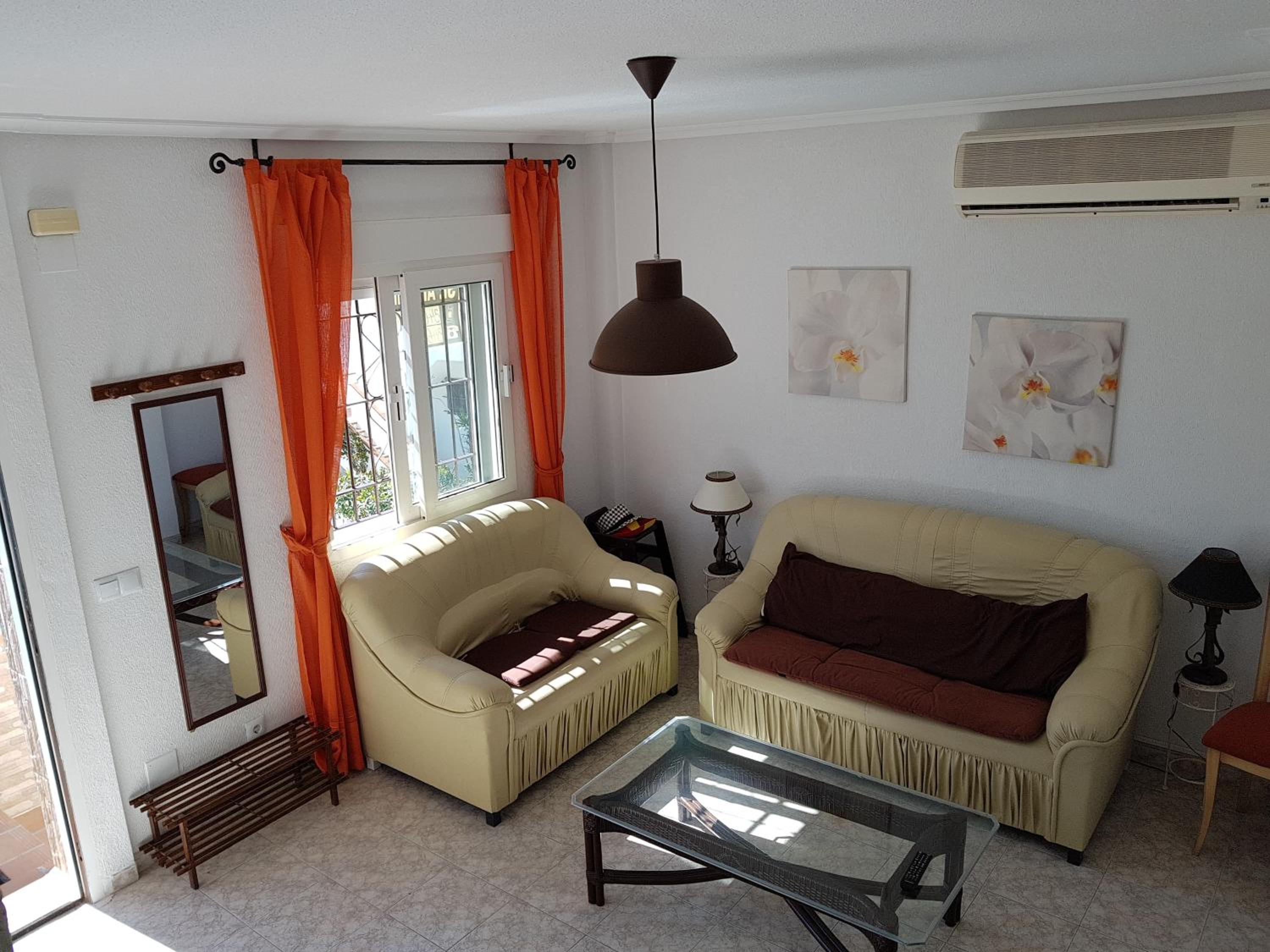 Apartamento - Nivel dividido con vista a la piscina.