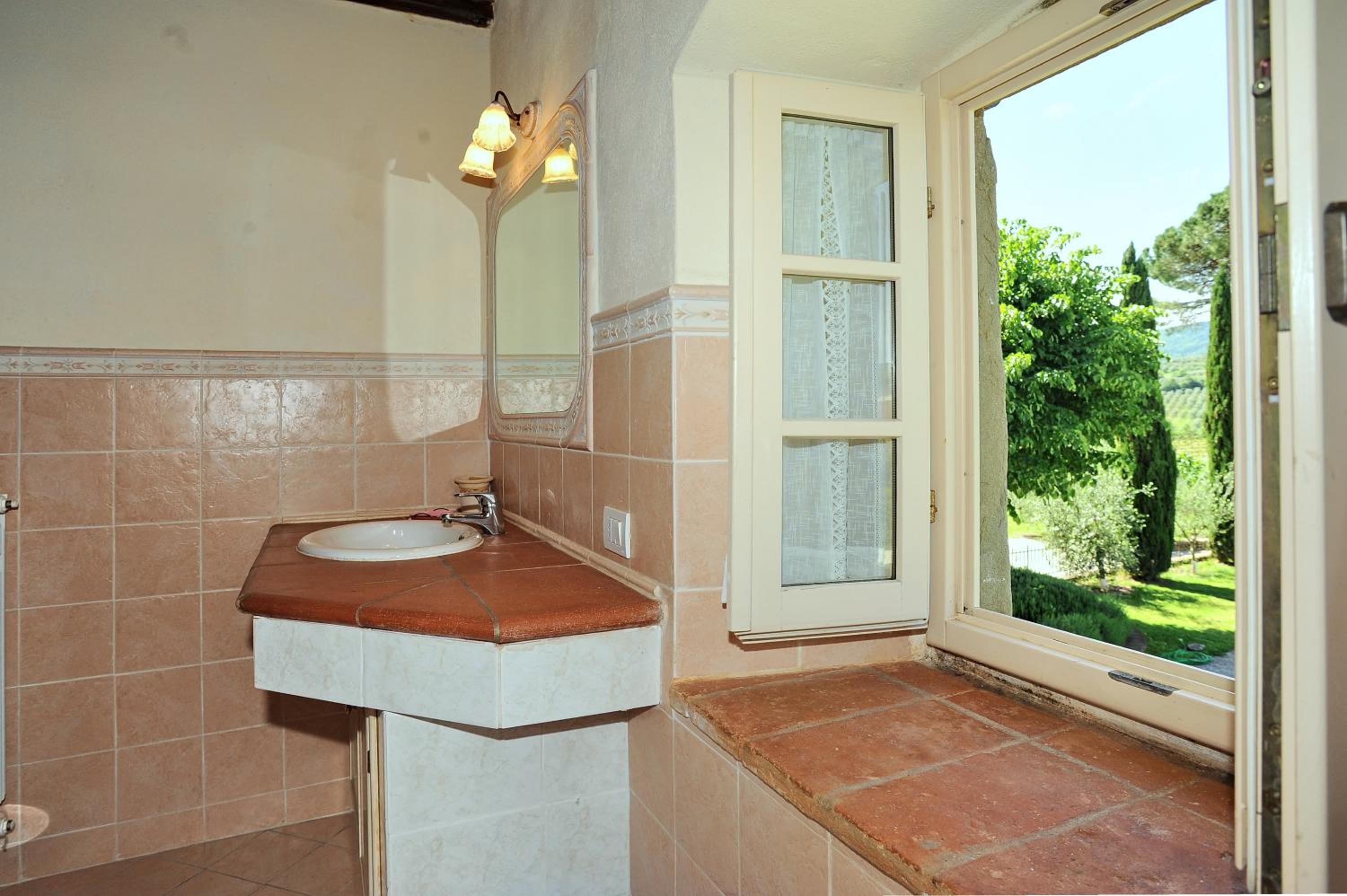 Two-Bedroom Apartment (6 Adults) photo 2