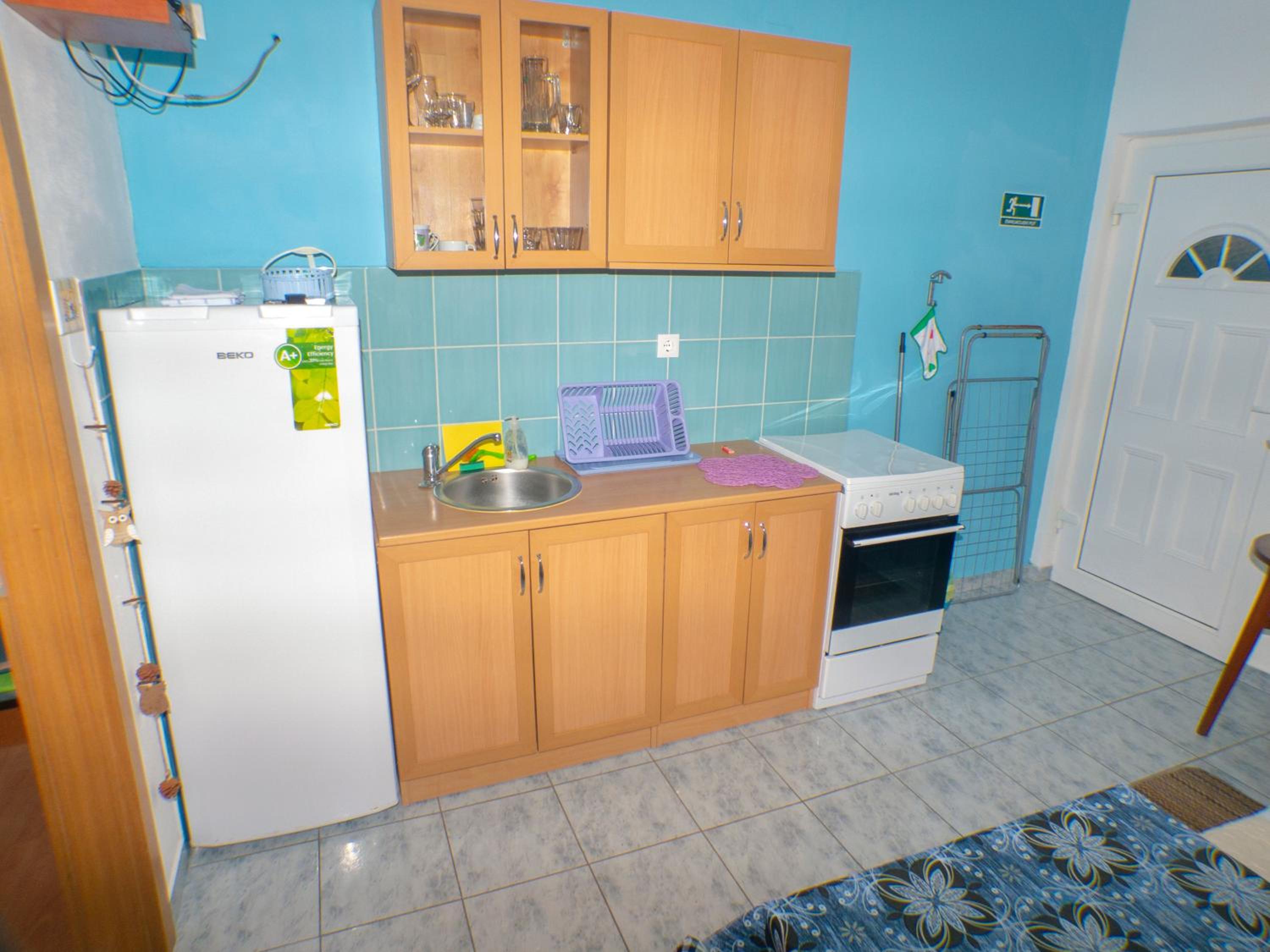 One-Bedroom Apartment with Terrace - Photo 7