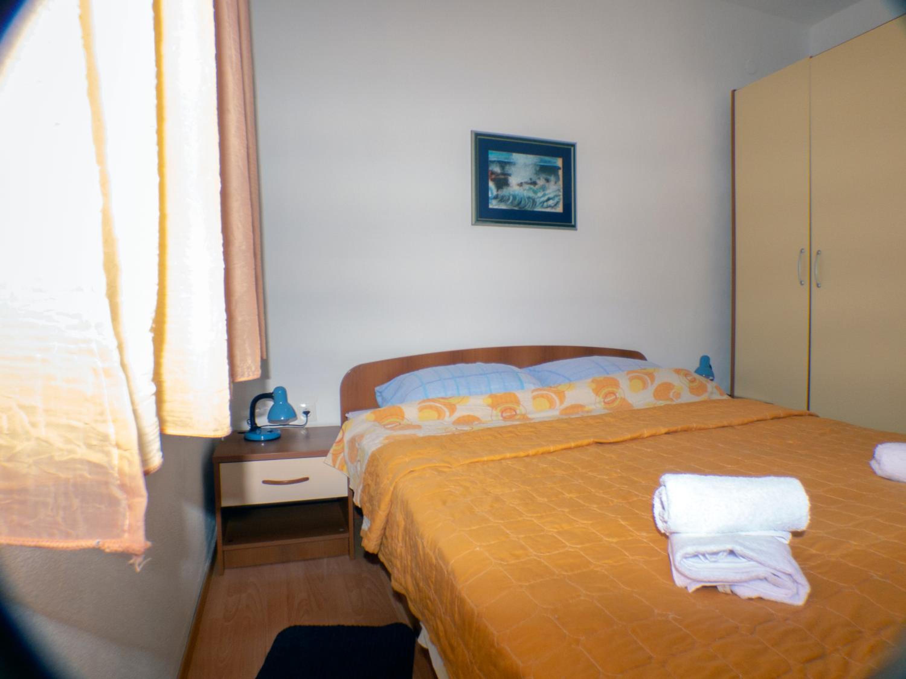 One-Bedroom Apartment with Terrace - Photo 16