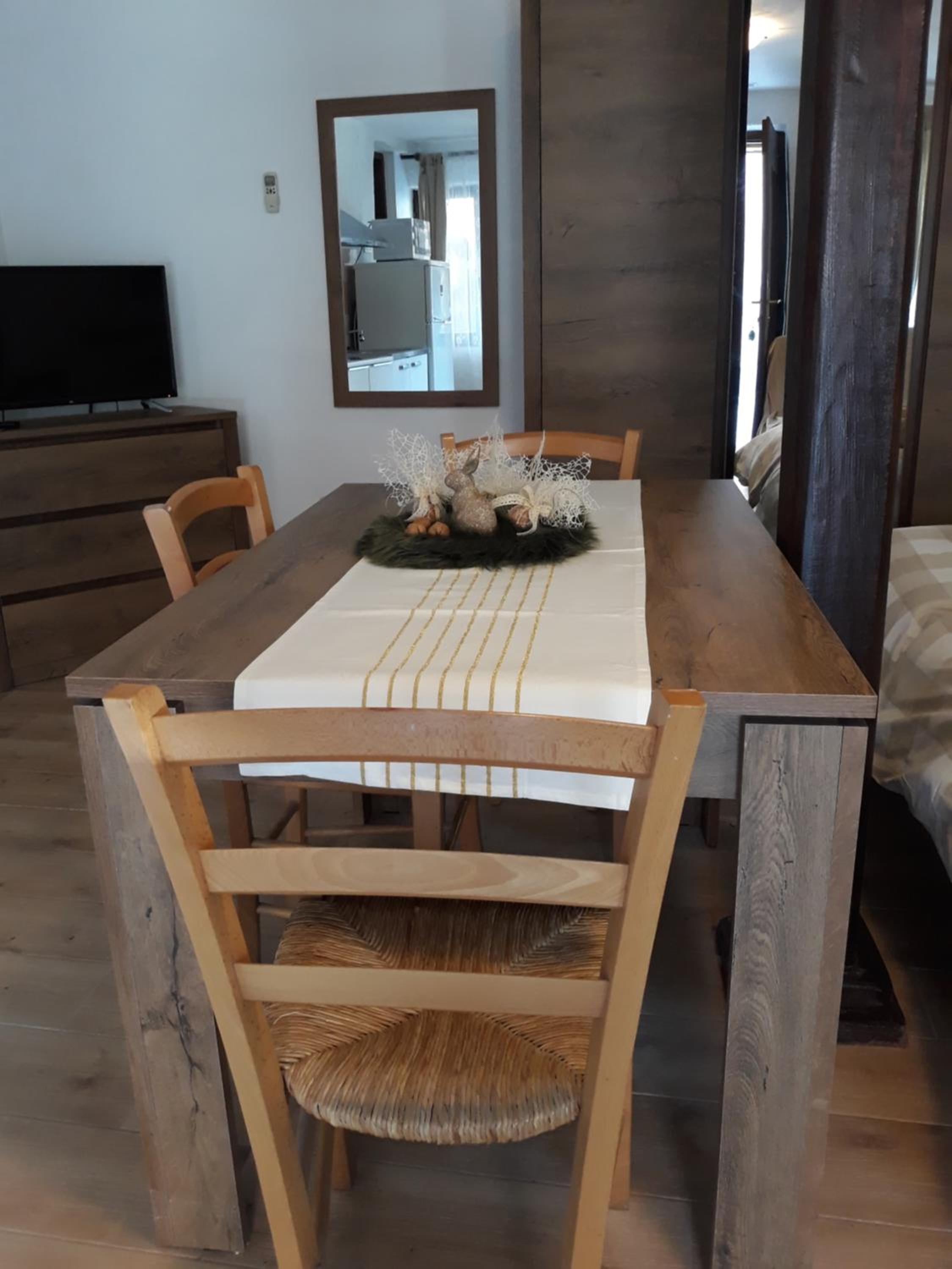 Apartment with Garden View - Photo 4