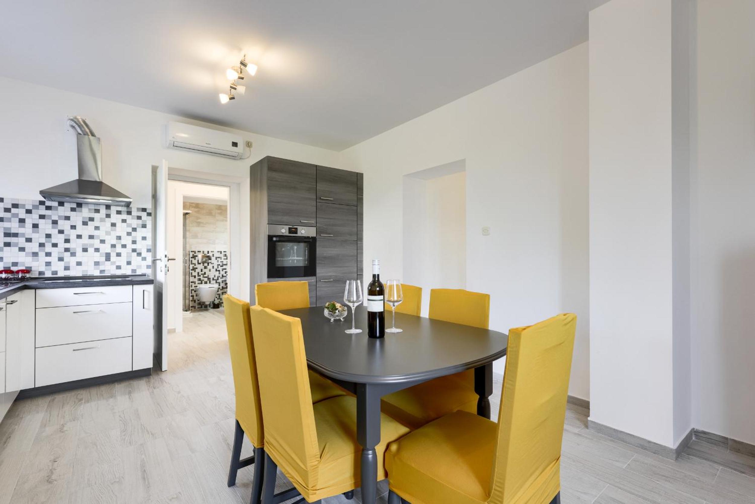 Apartment with Terrace photo 2
