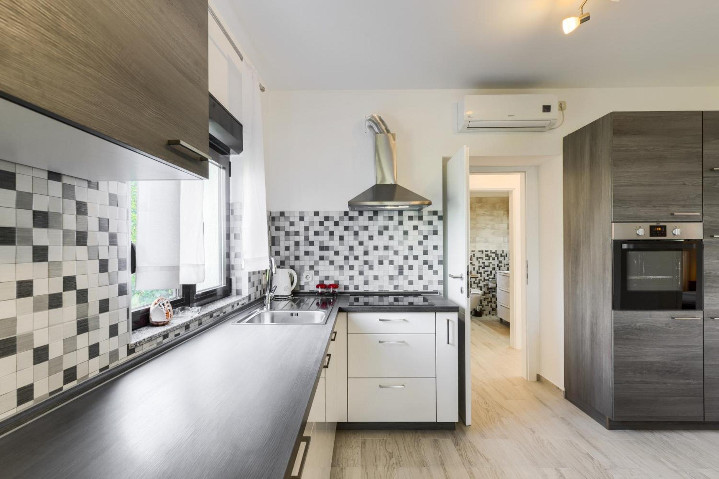 Apartment with Terrace photo 3