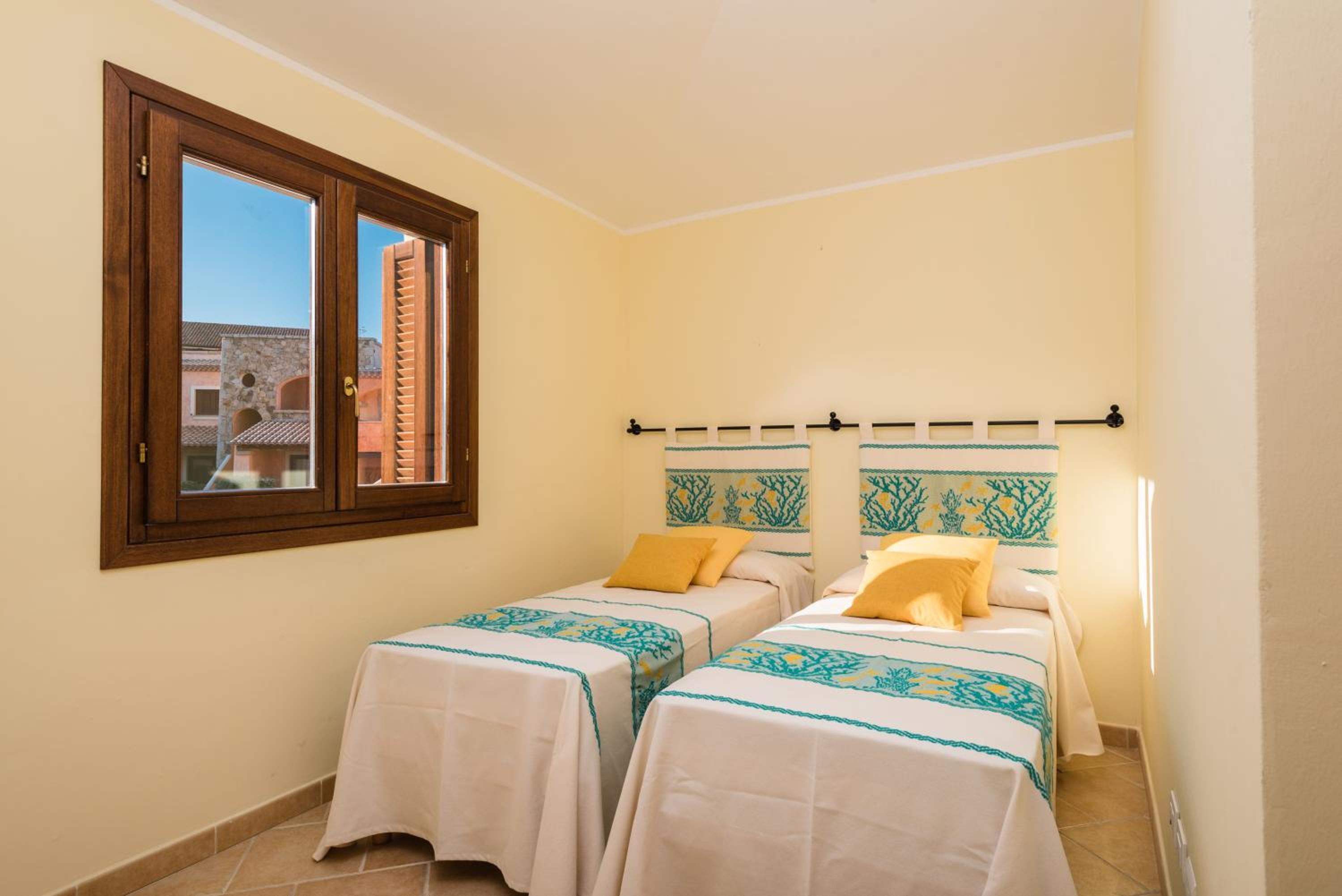 Three-Bedroom Apartment with Terrace and Sea View photo 1