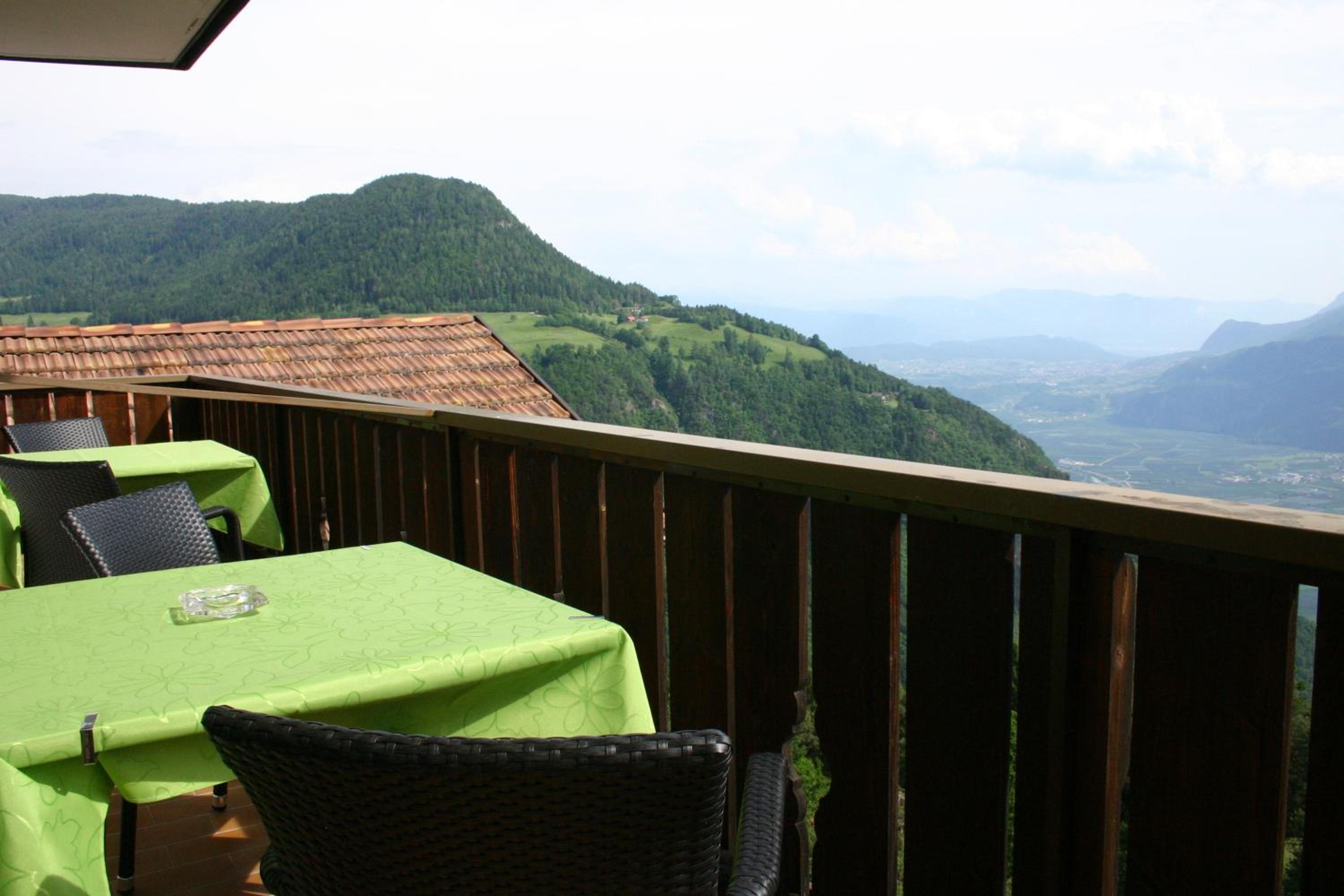 Apartment with Mountain View photo 3