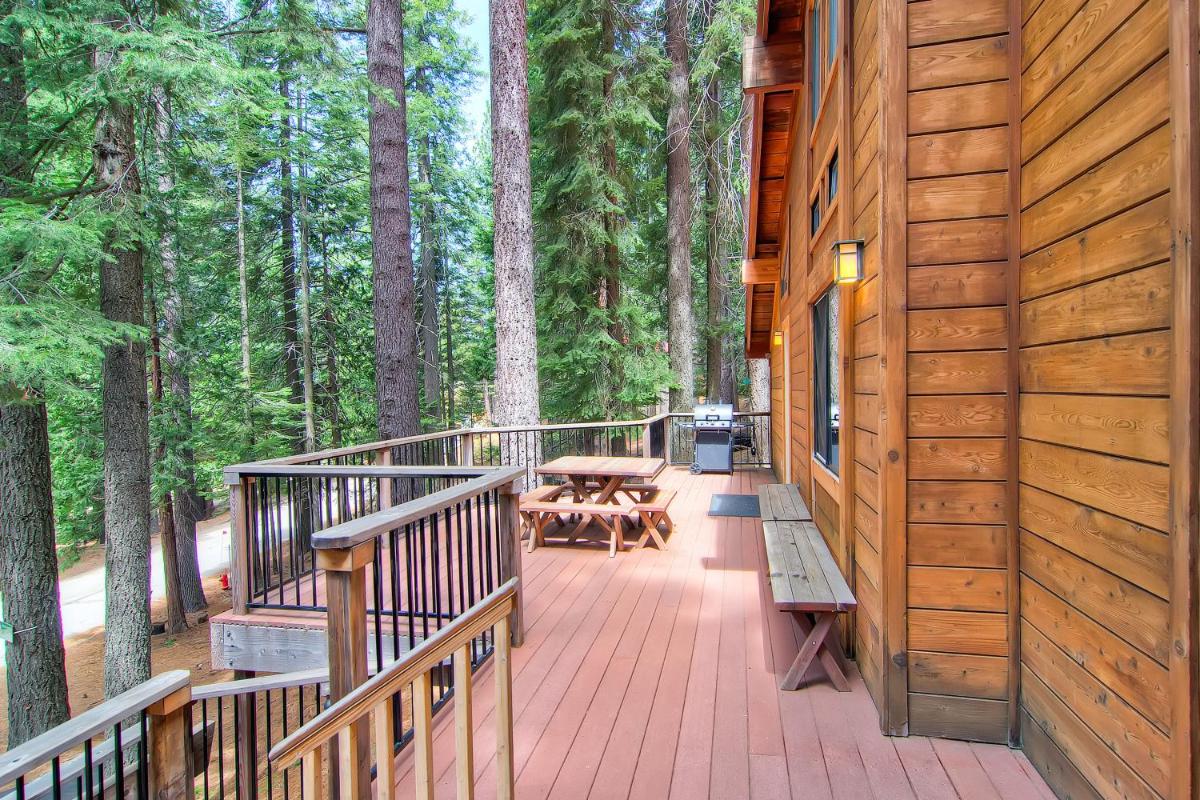 Three-Bedroom Holiday Home  photo 2