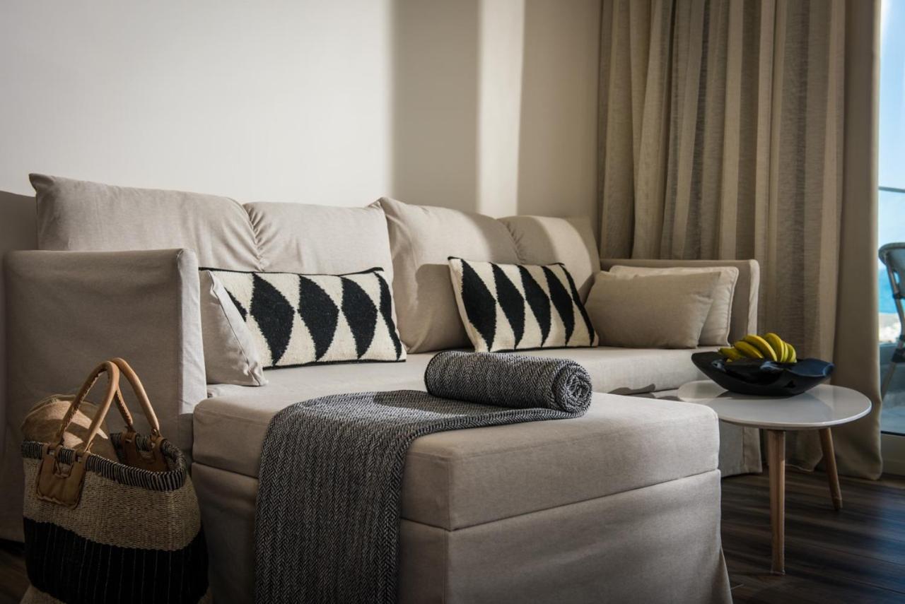 Apartment with Sea View - Photo 1