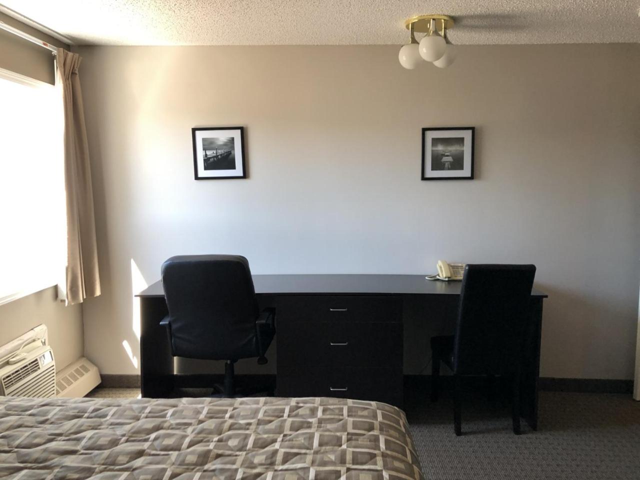 Queen Room photo 3