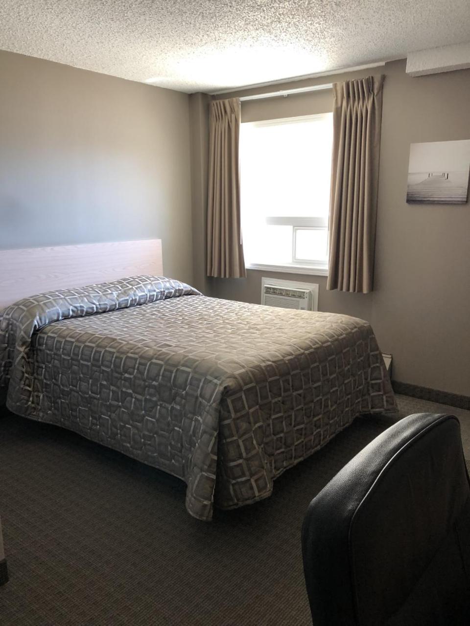 Queen Room - Photo 3