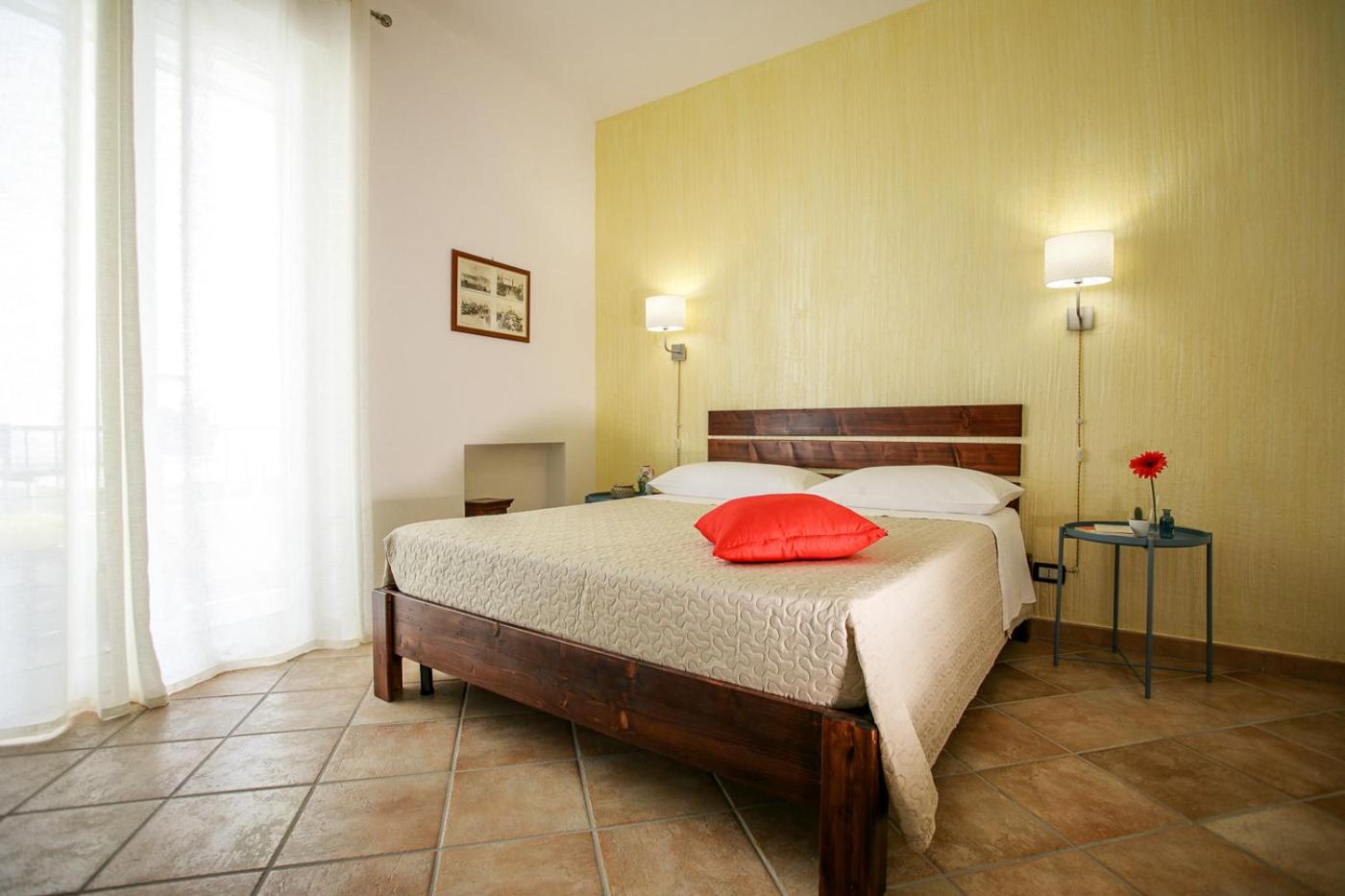 Double Room with Spa Bath photo 3