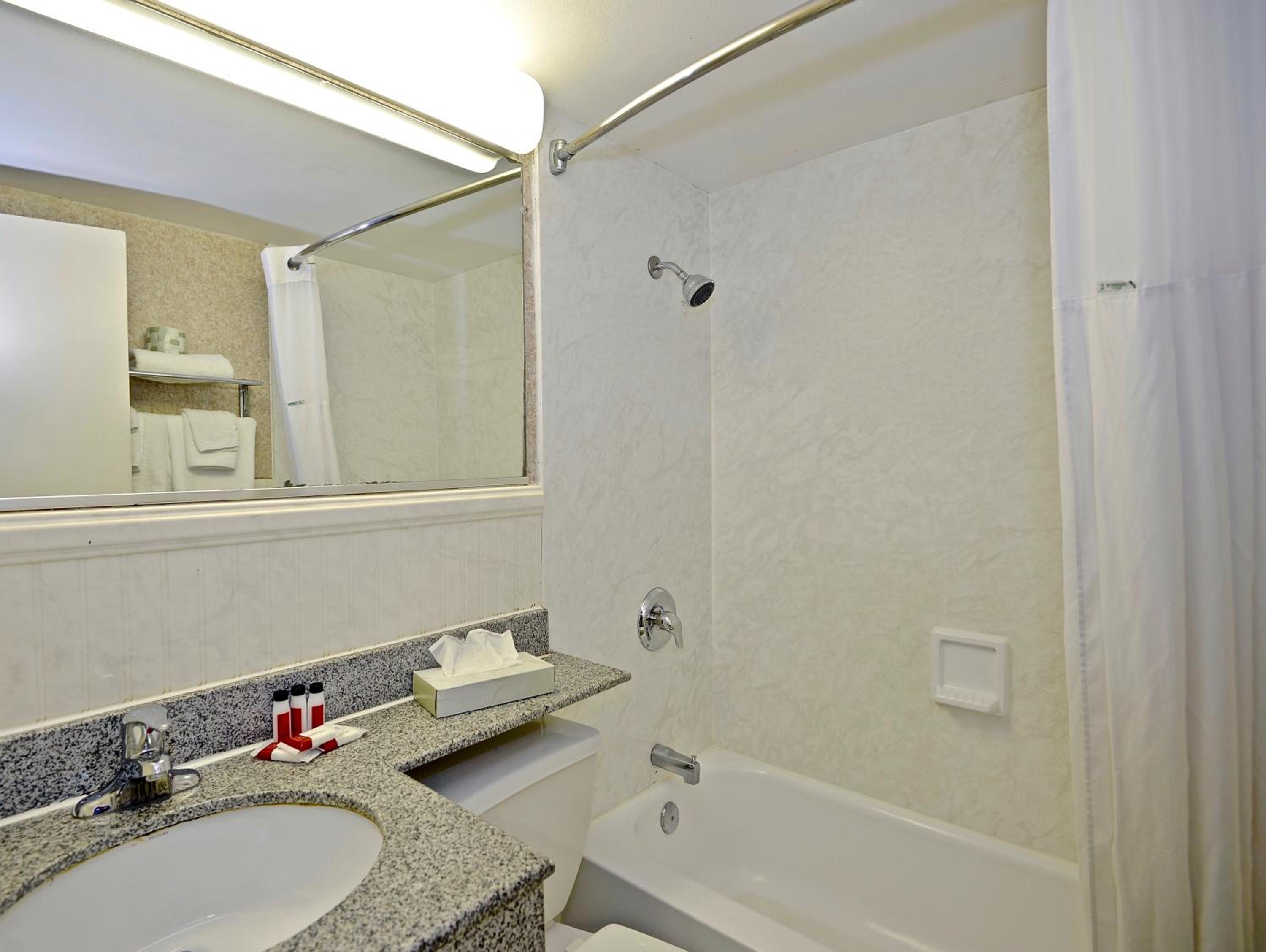 King Room - Non-Smoking - Photo 4