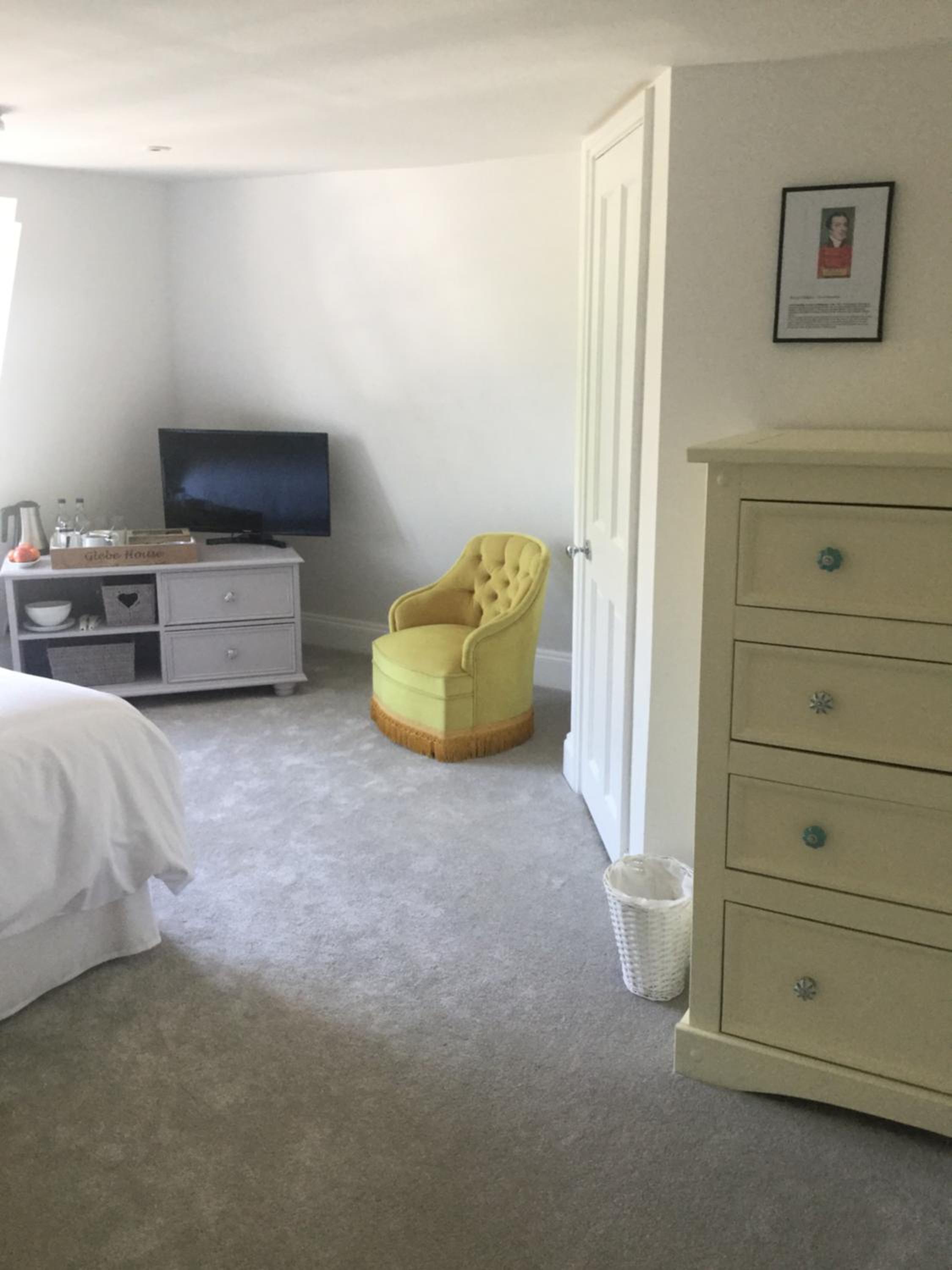 Double or Twin Room with Bathroom - Photo 8