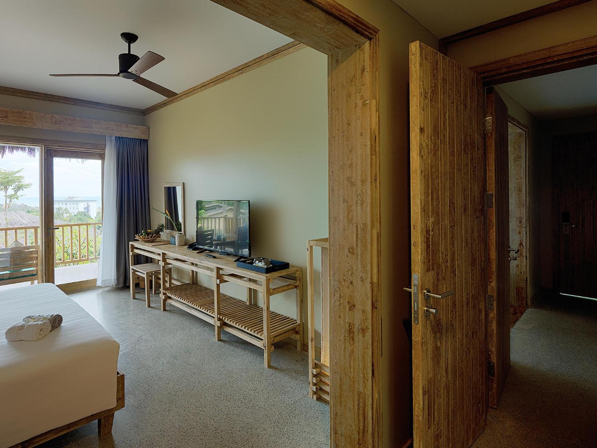 Deluxe Family Bungalow with 2-Bedroom photo 2