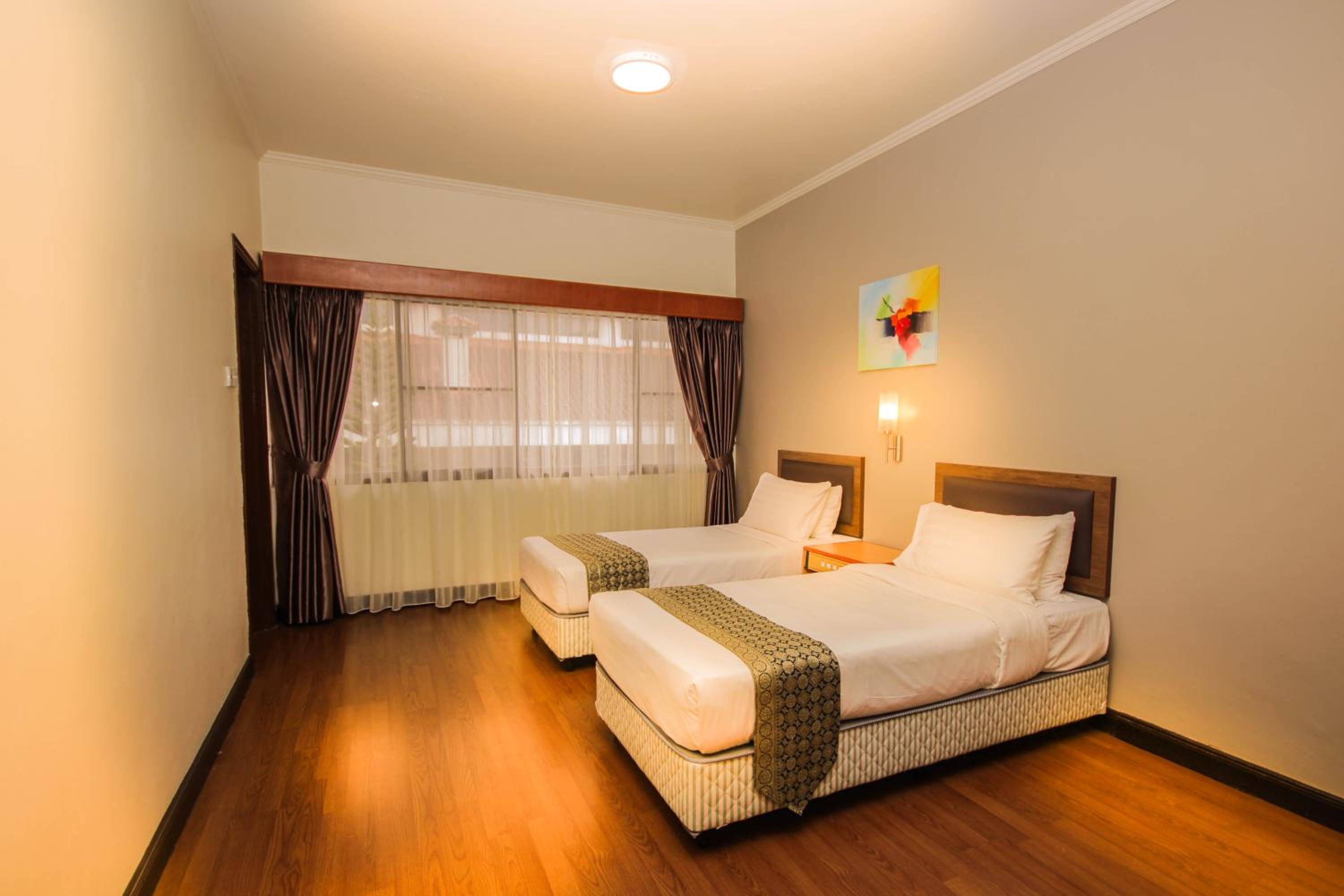One-Bedroom Apartment - Photo 3