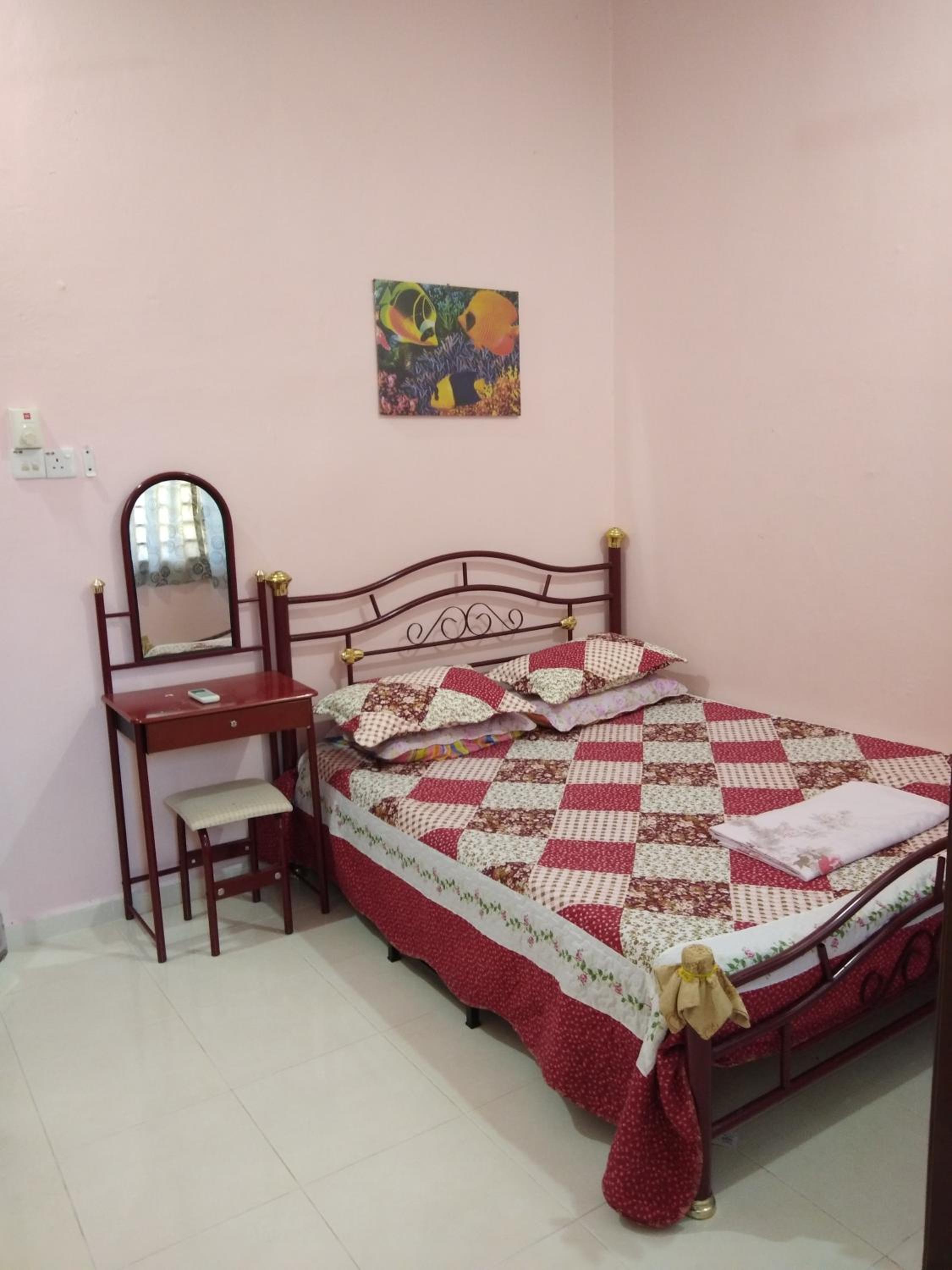 Three-Bedroom House photo 2