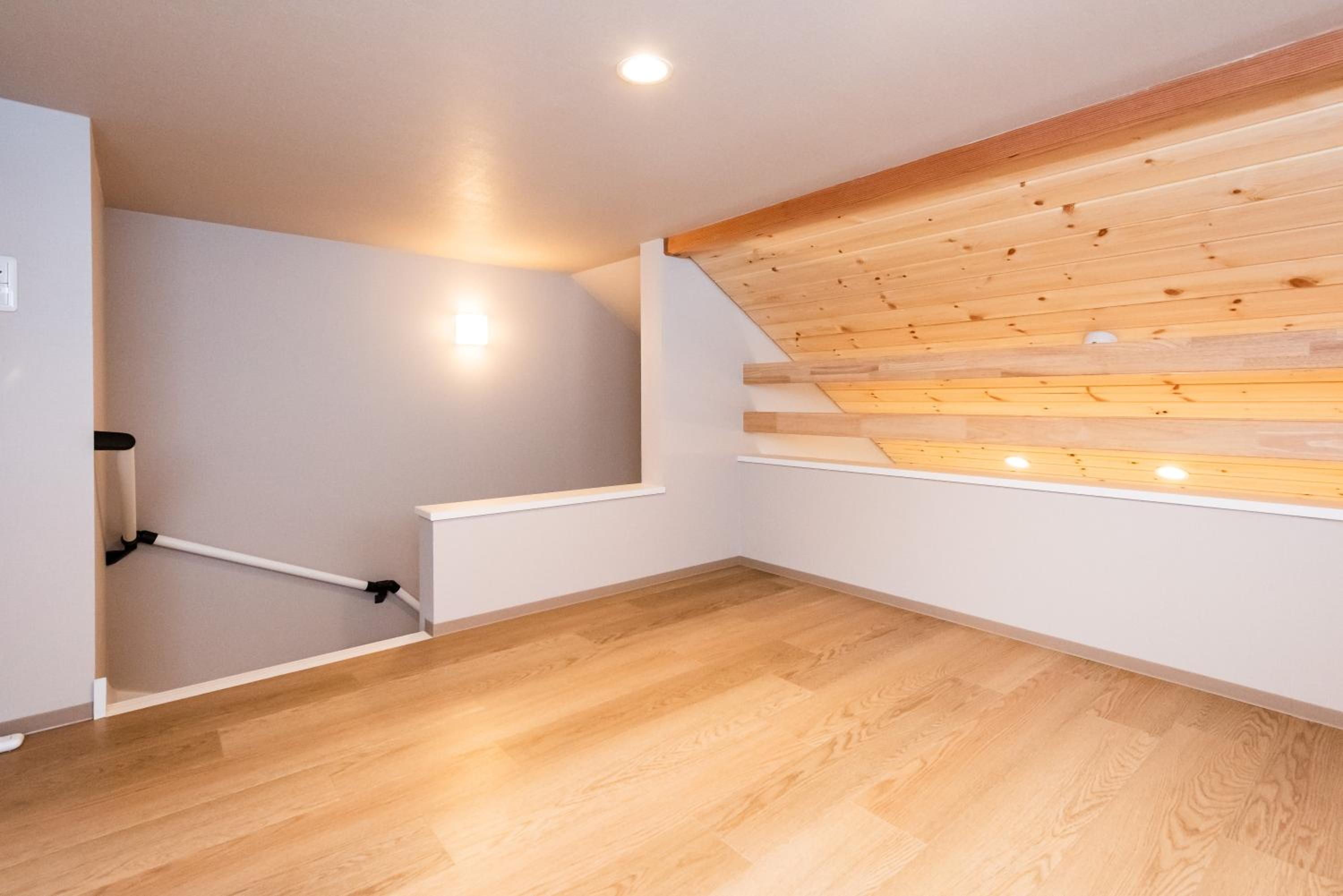 Two-Bedroom Townhouse - Photo 10