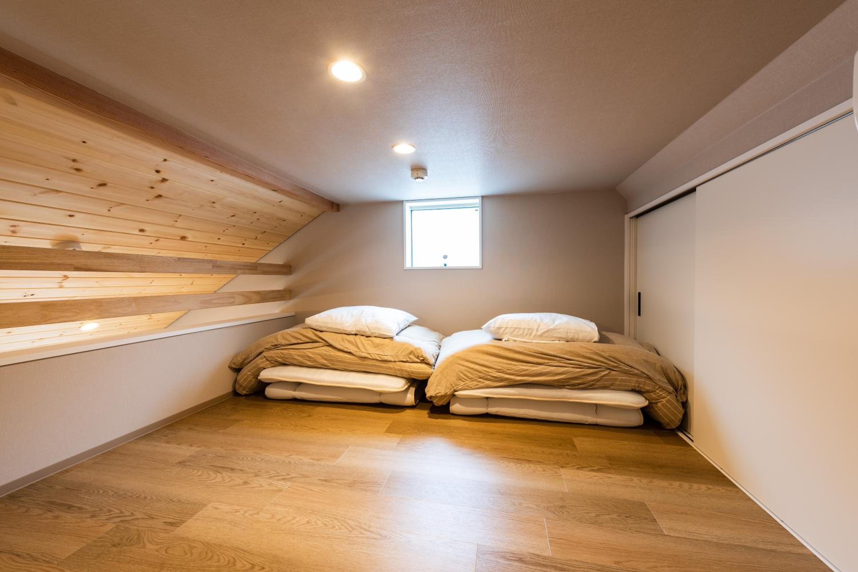 Two-Bedroom Townhouse - Photo 7