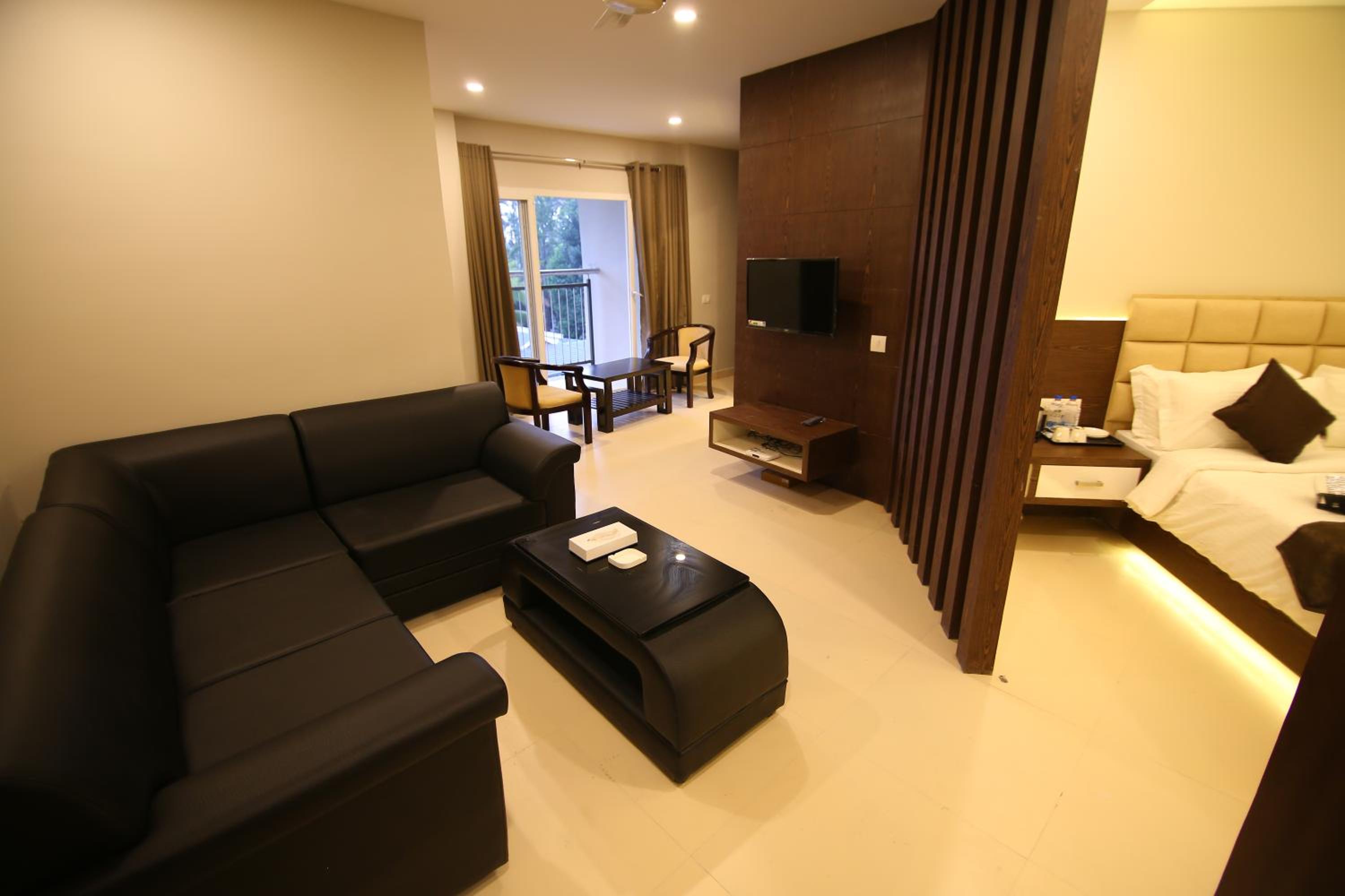 Deluxe Family Suite photo 1