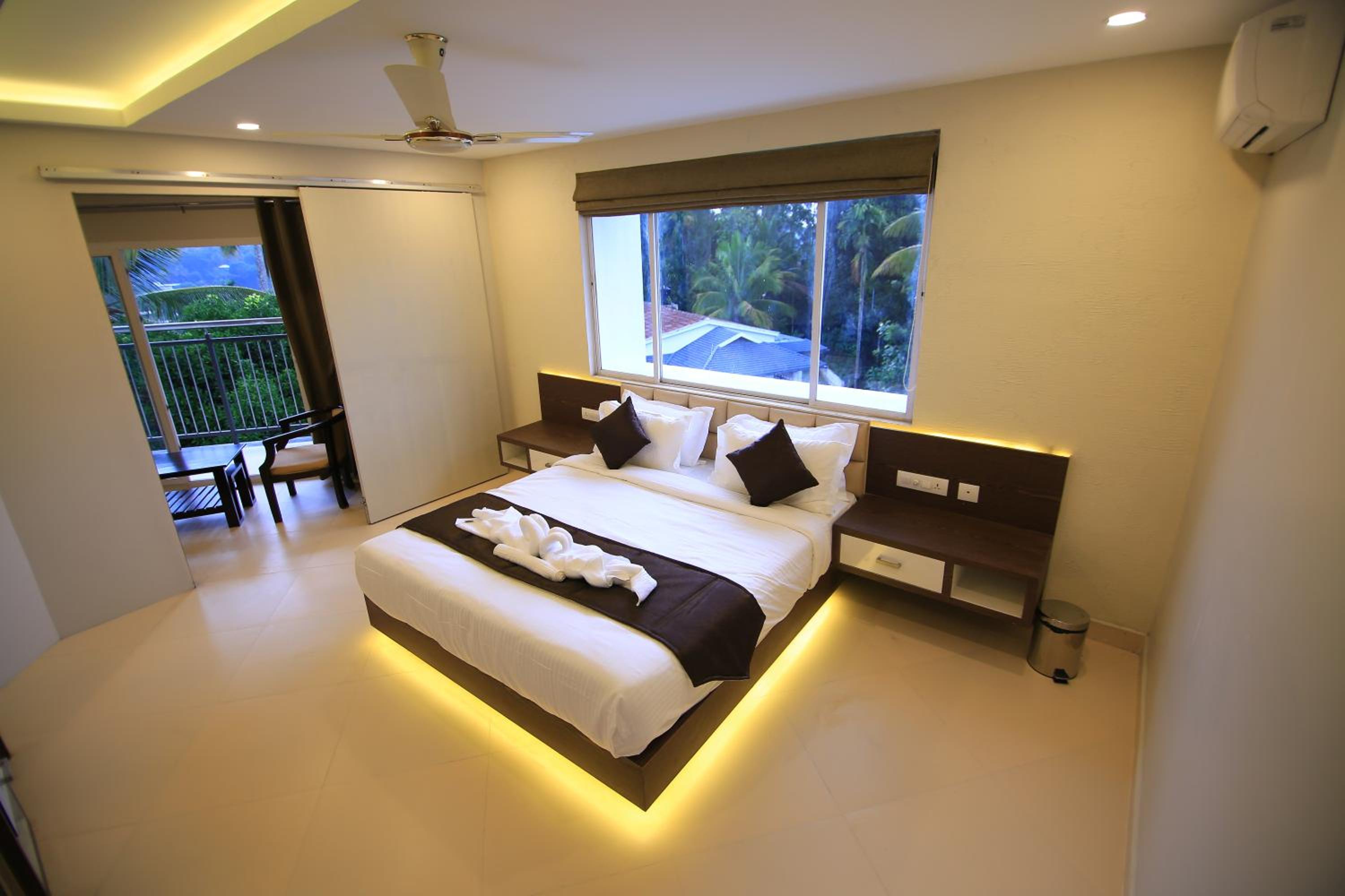 Deluxe Family Suite photo 2