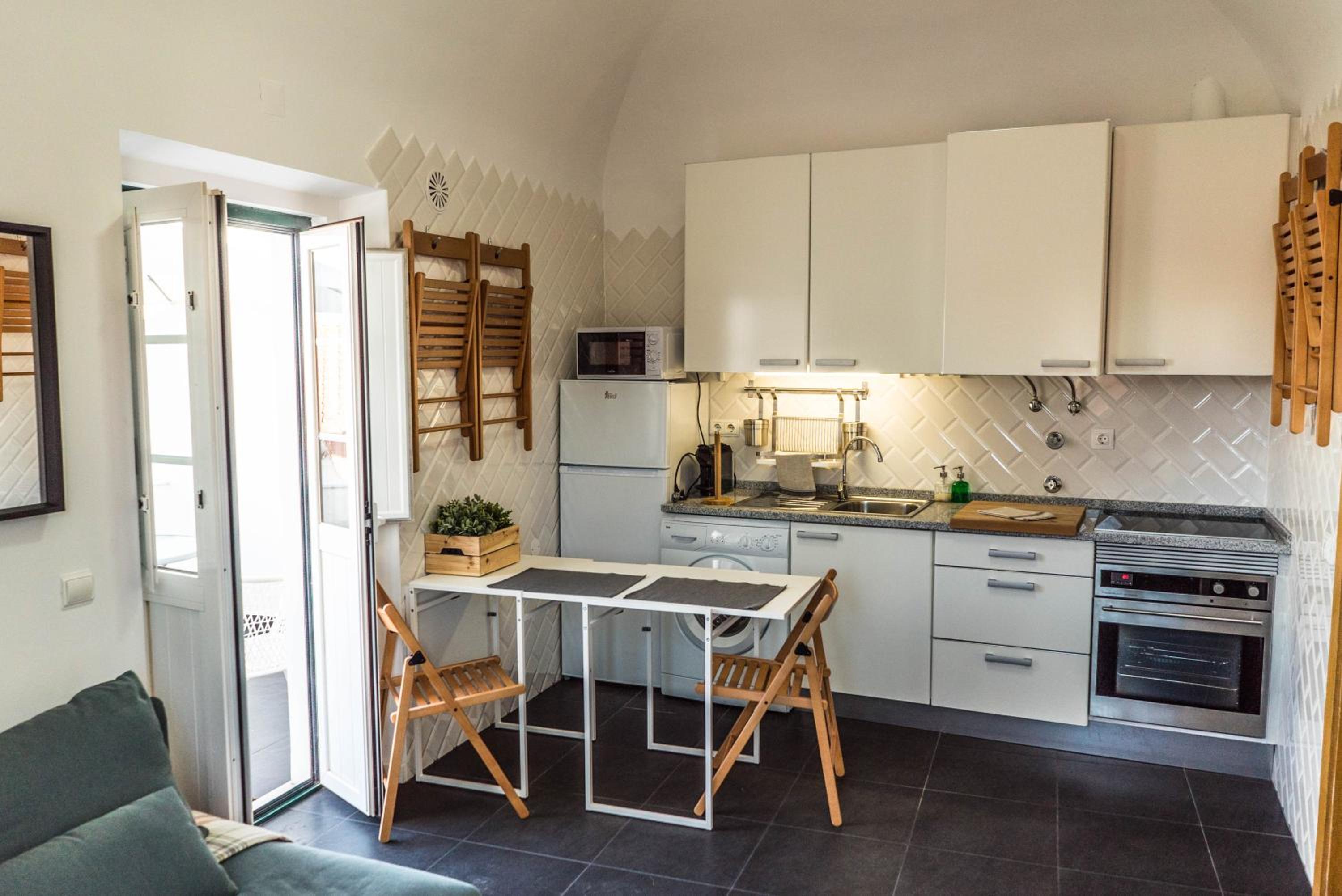 Two-Bedroom House - Photo 11