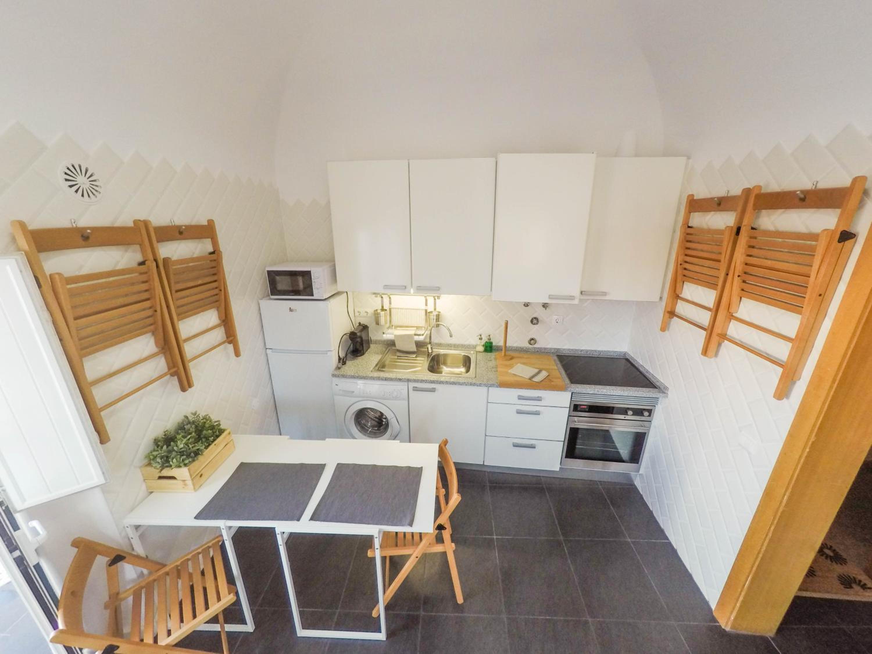 Two-Bedroom House - Photo 10