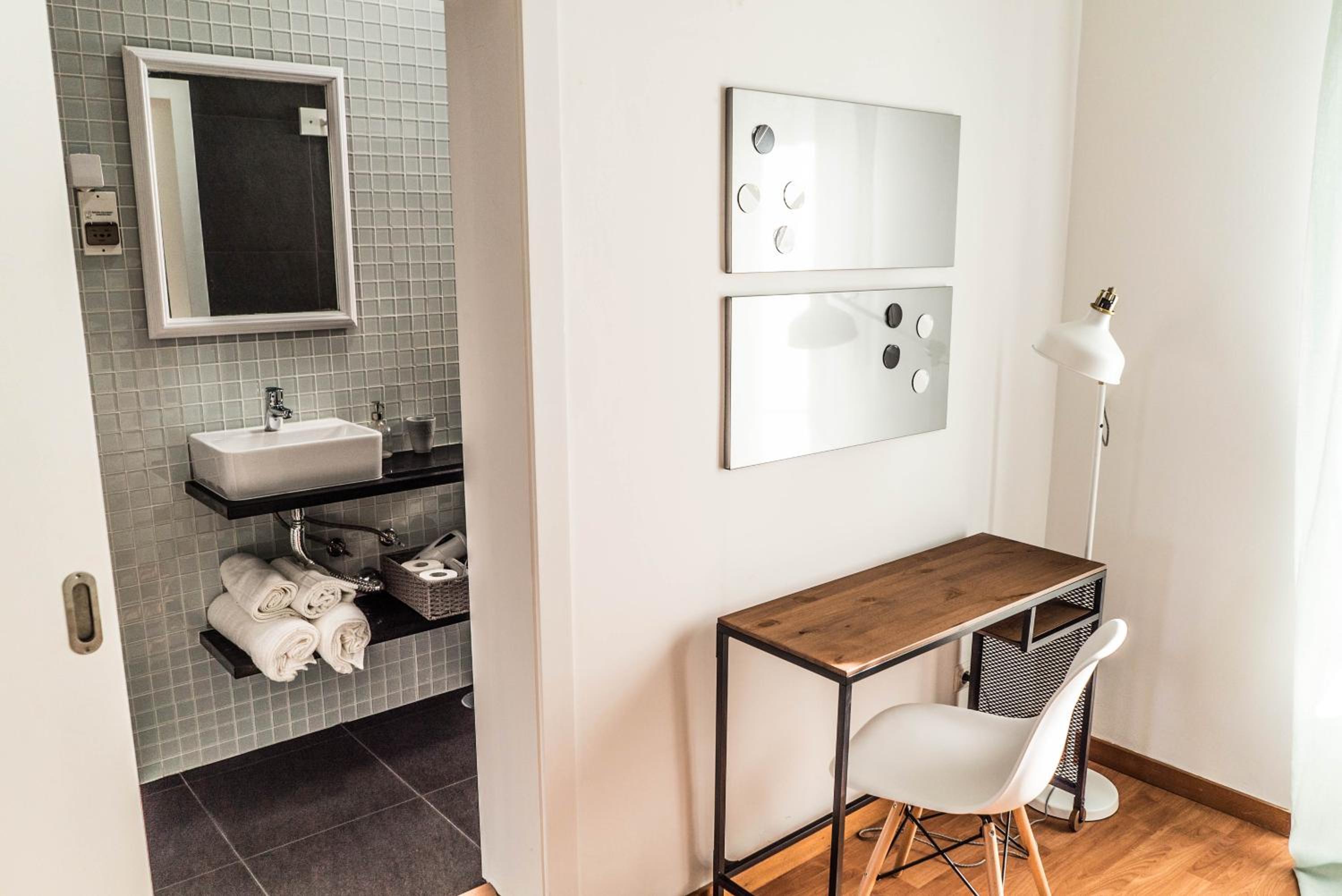 Two-Bedroom House - Photo 46