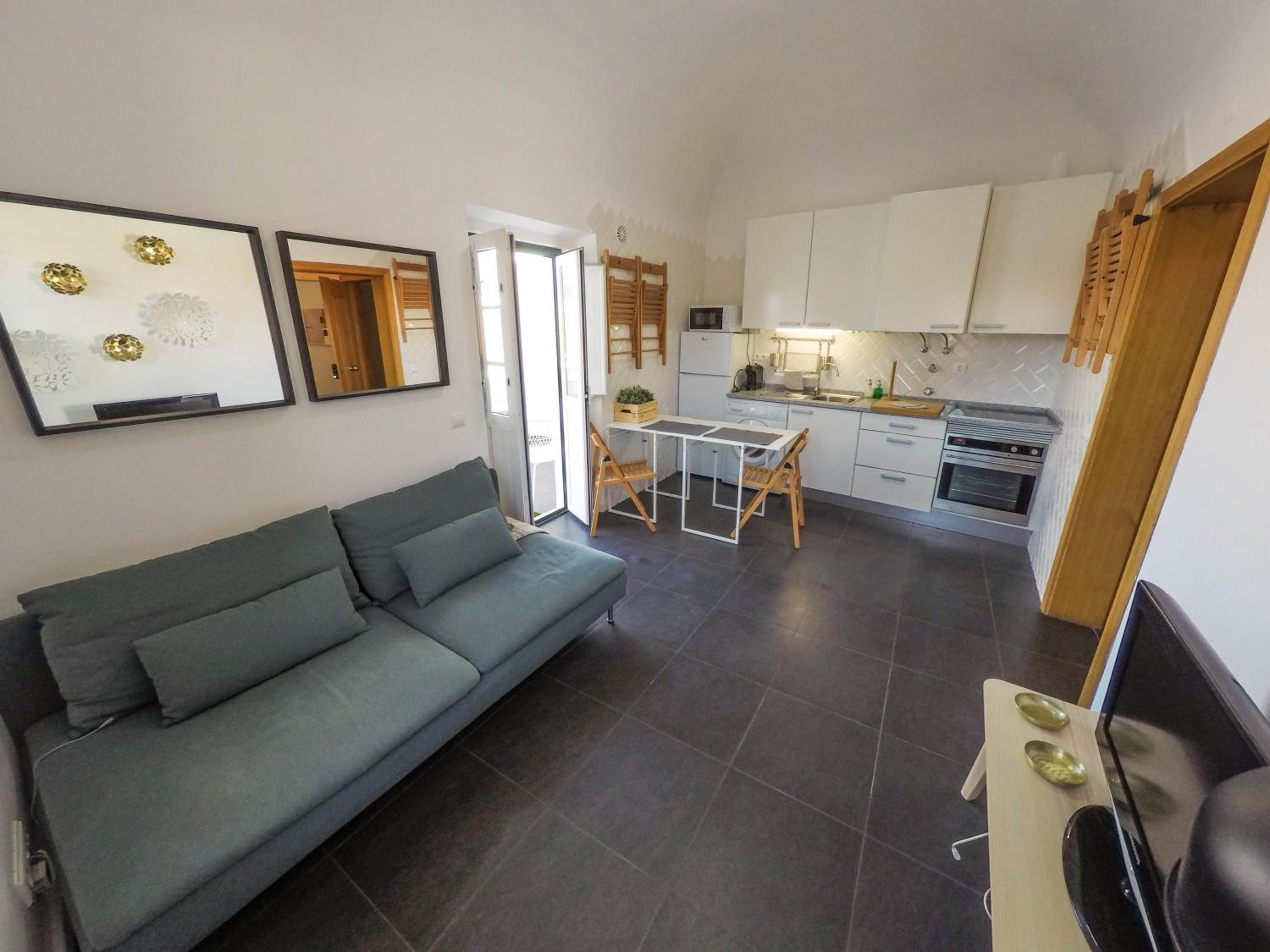 Two-Bedroom House - Photo 12