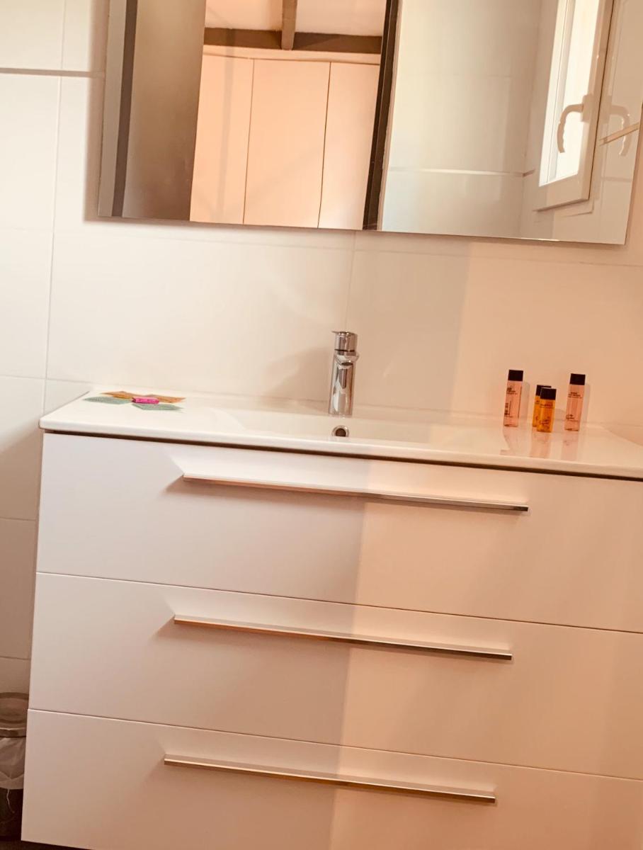 Three-Bedroom Apartment - Photo 9