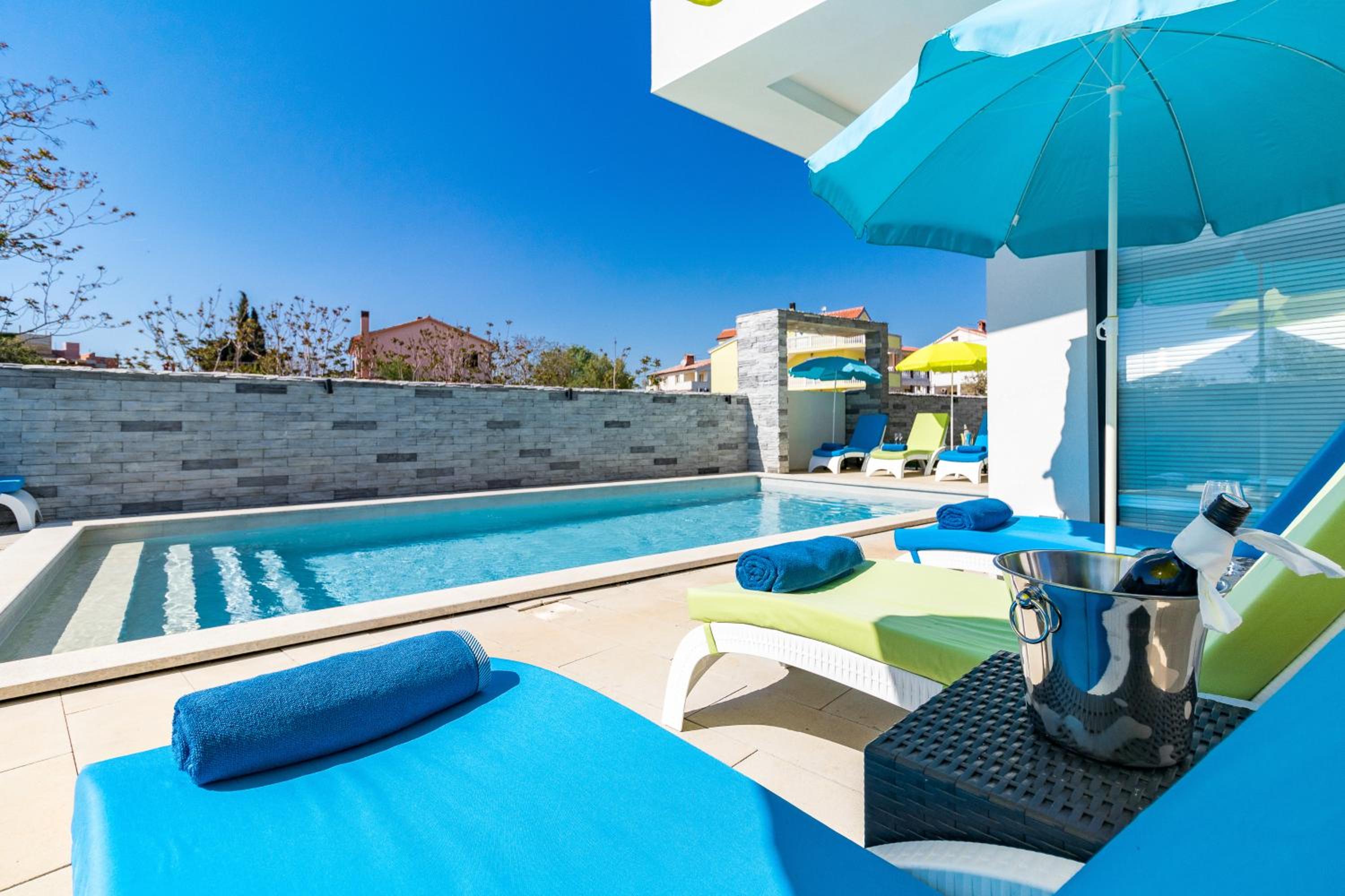 Apartment with Terrace photo 2