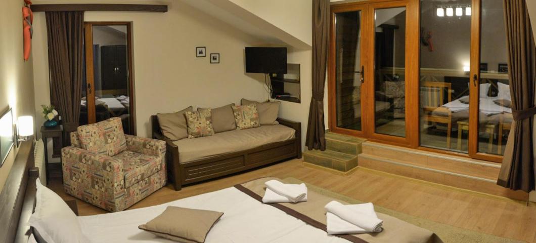 Studio with Balcony photo 3