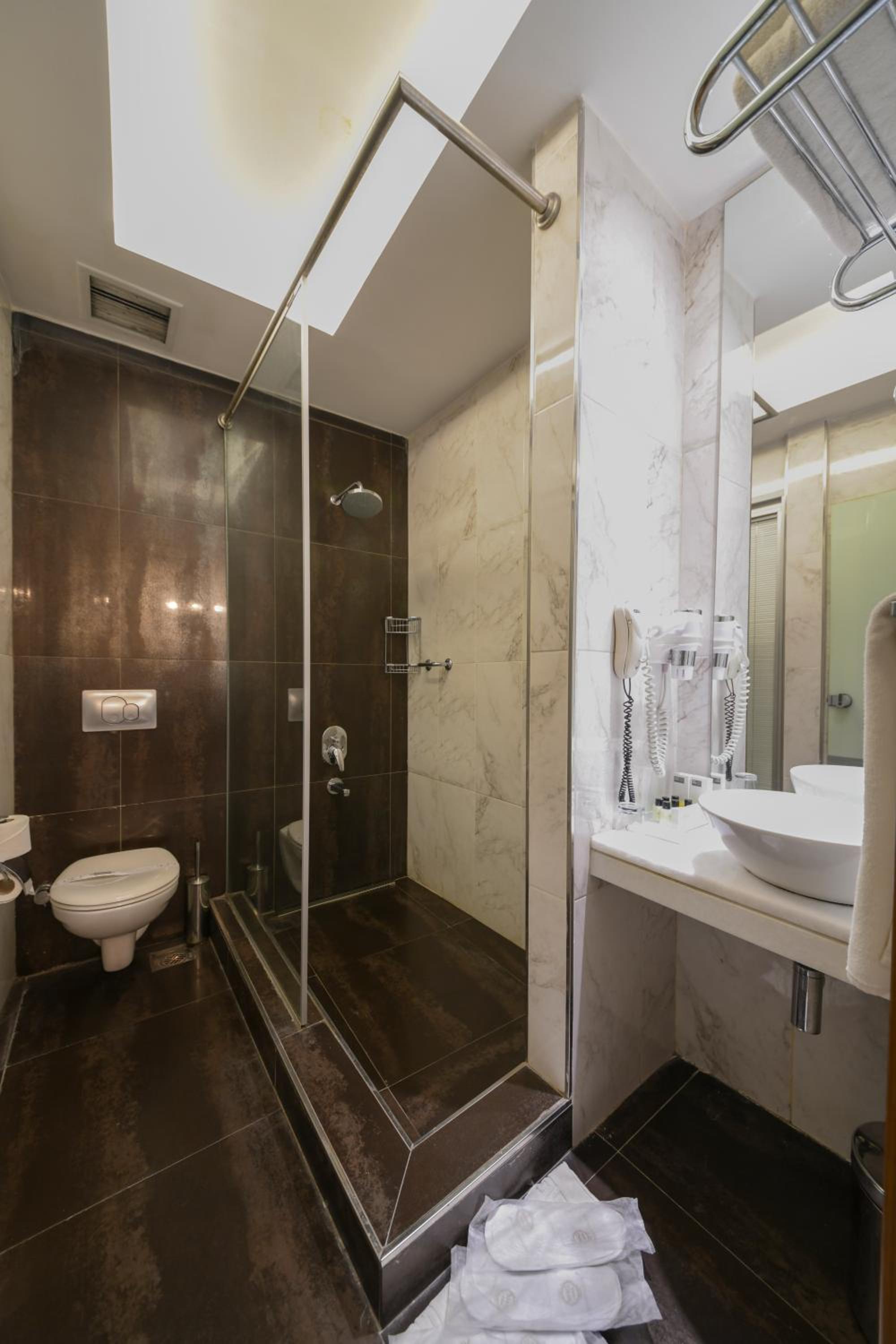 Standard Triple Room photo 2