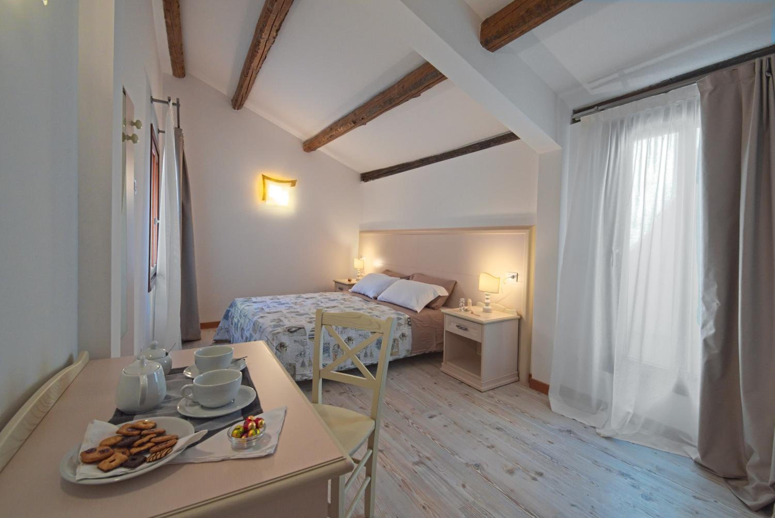Double or Twin Room with Private Bathroom photo 1
