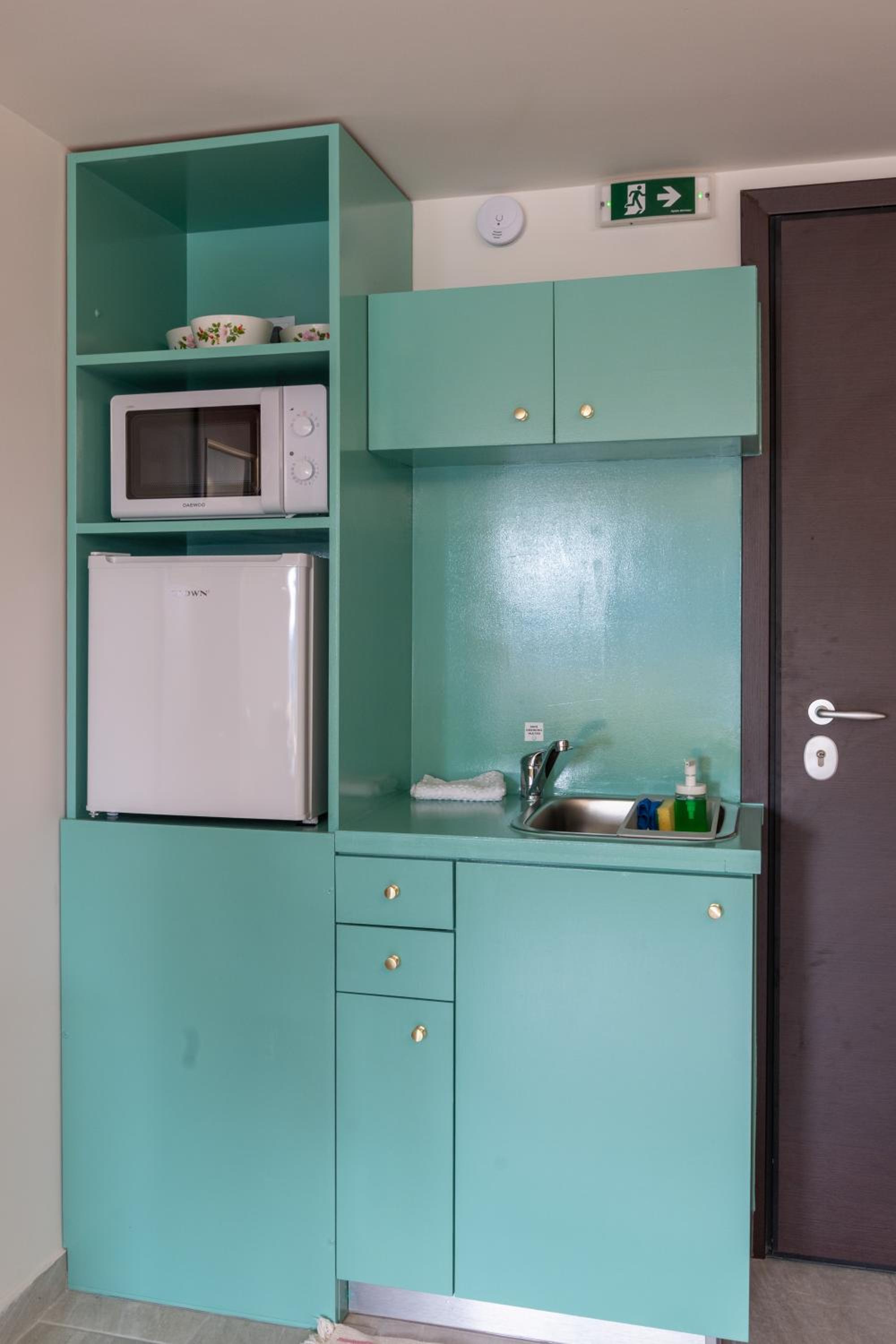 Studio Apartment - Photo 3