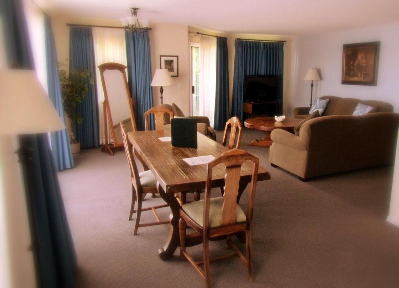 Two-Bedroom Suite photo 3