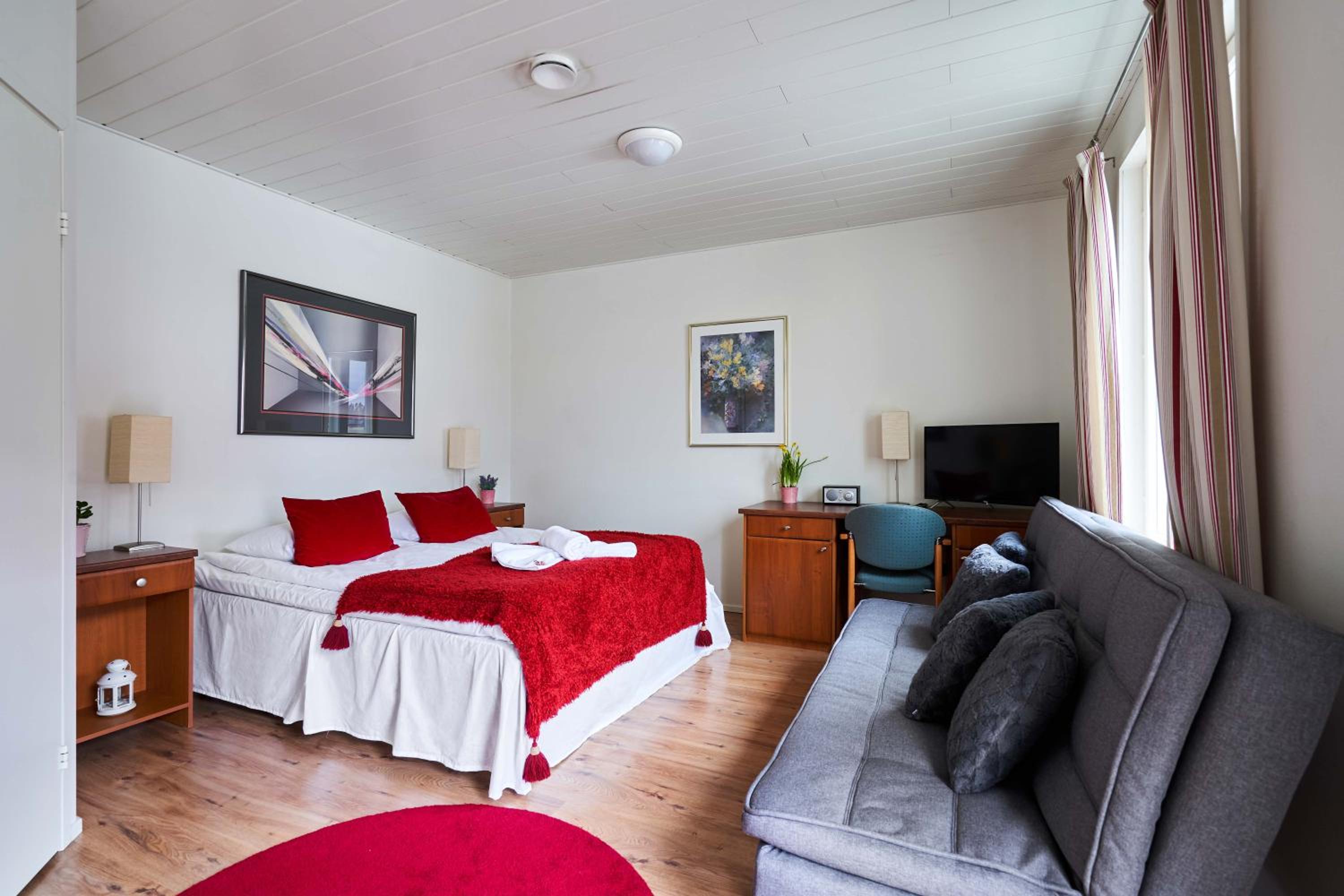 Quadruple Room with Private Bathroom - Photo 5