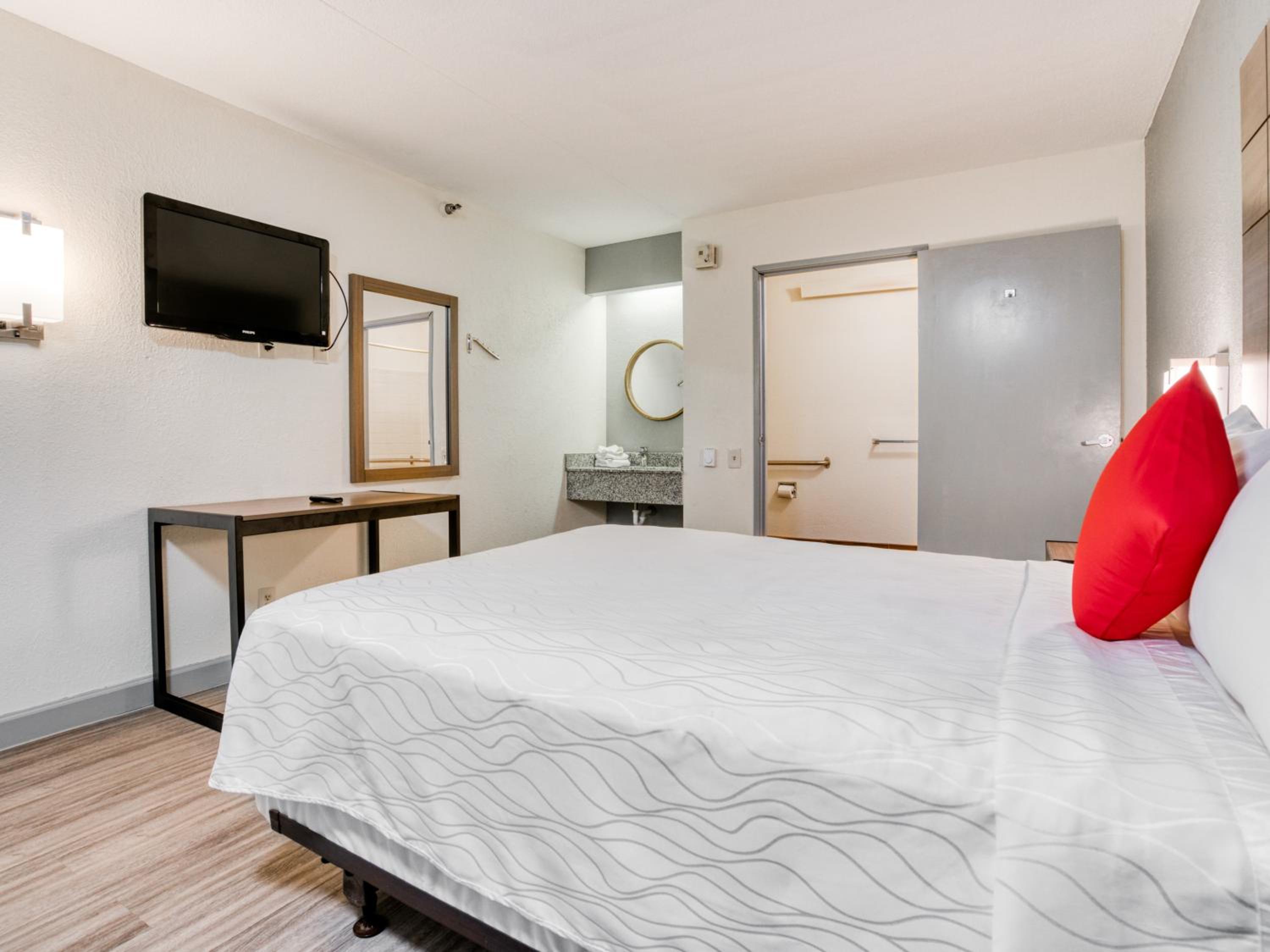Single Room - Disability Access photo 3