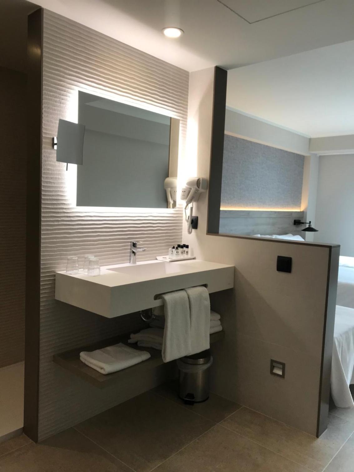 Premium Double Room with Terrace - Photo 2