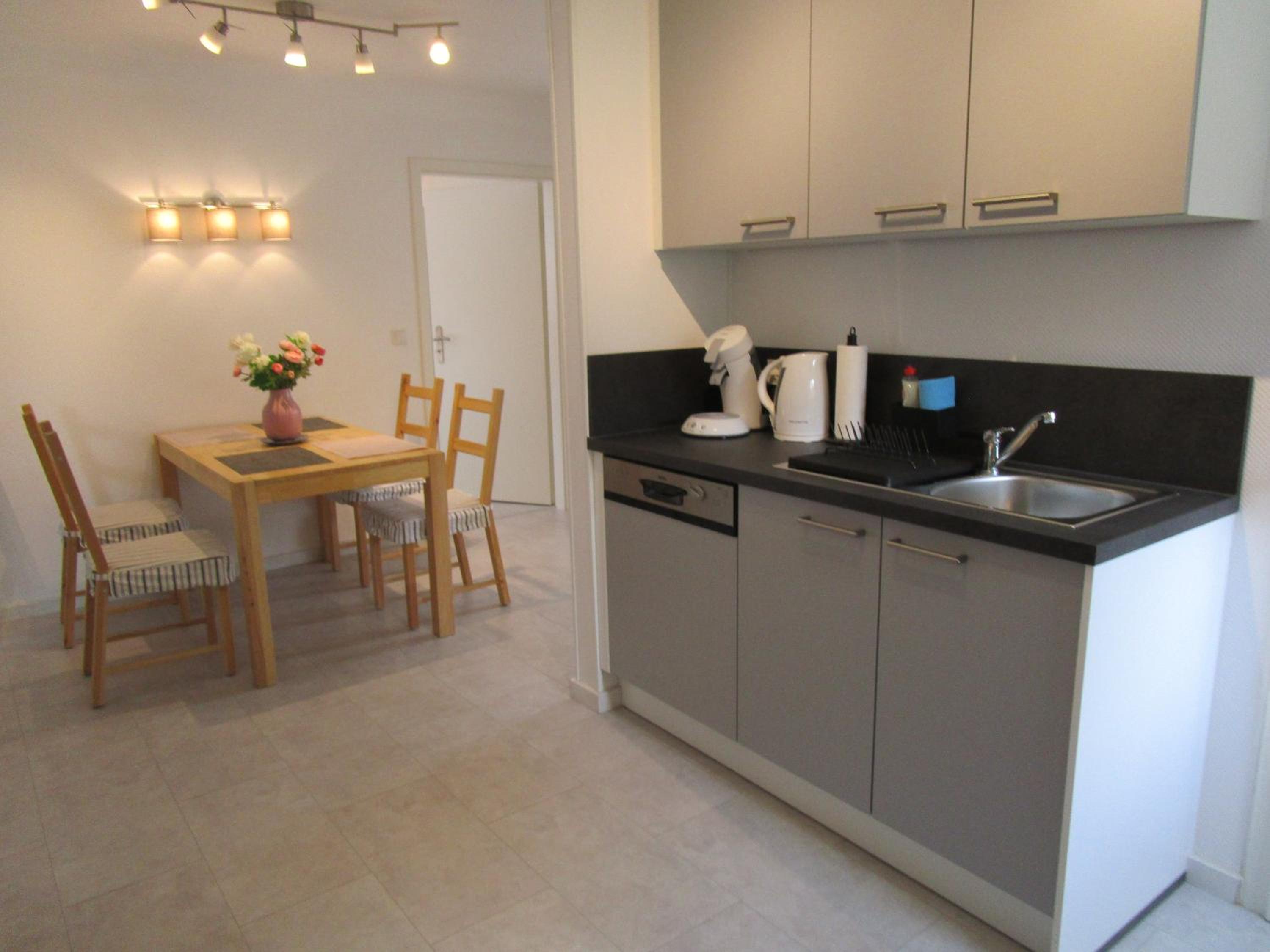 Two-Bedroom Apartment - Photo 5