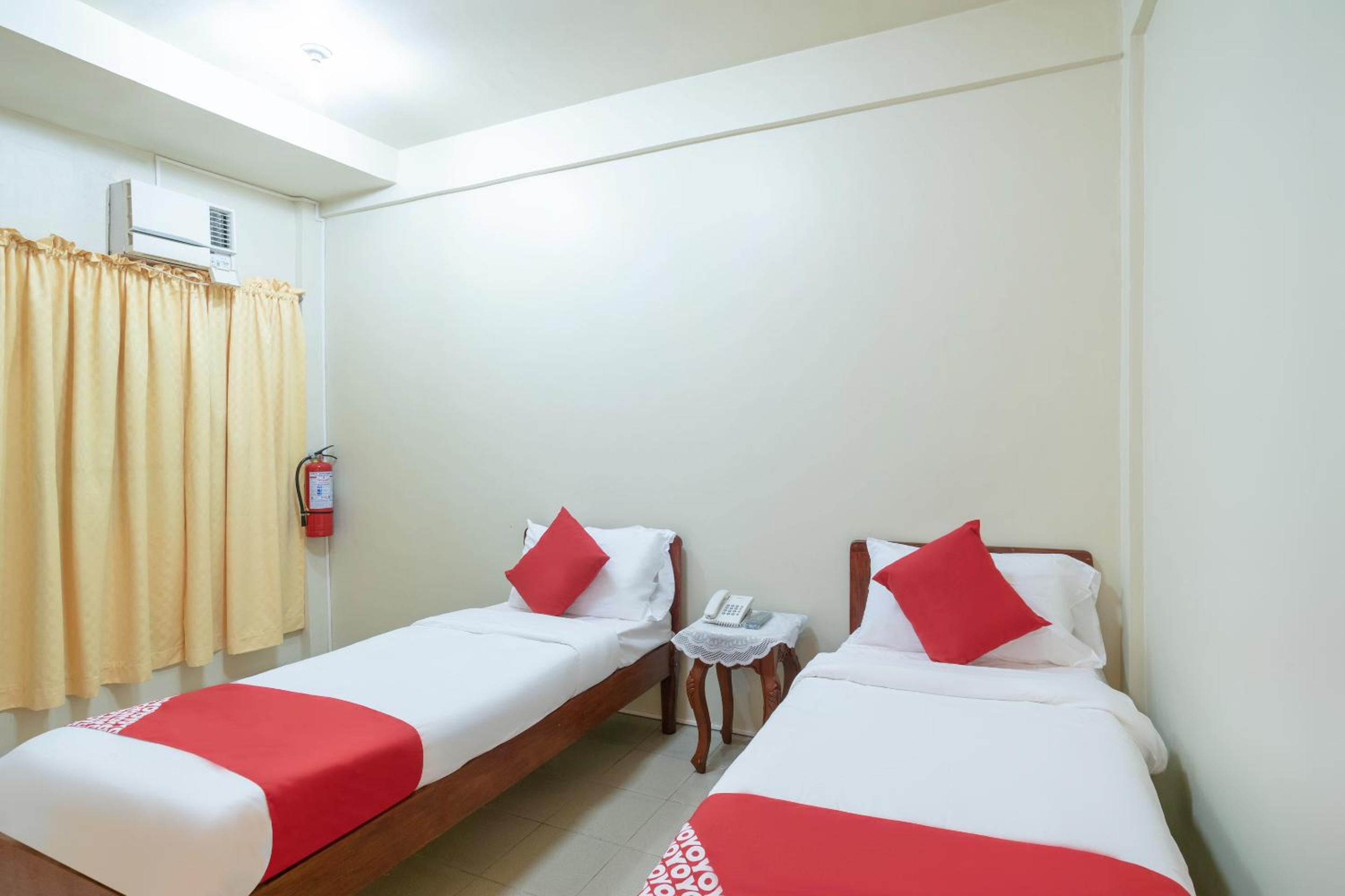 Standard Twin Room - Photo 3