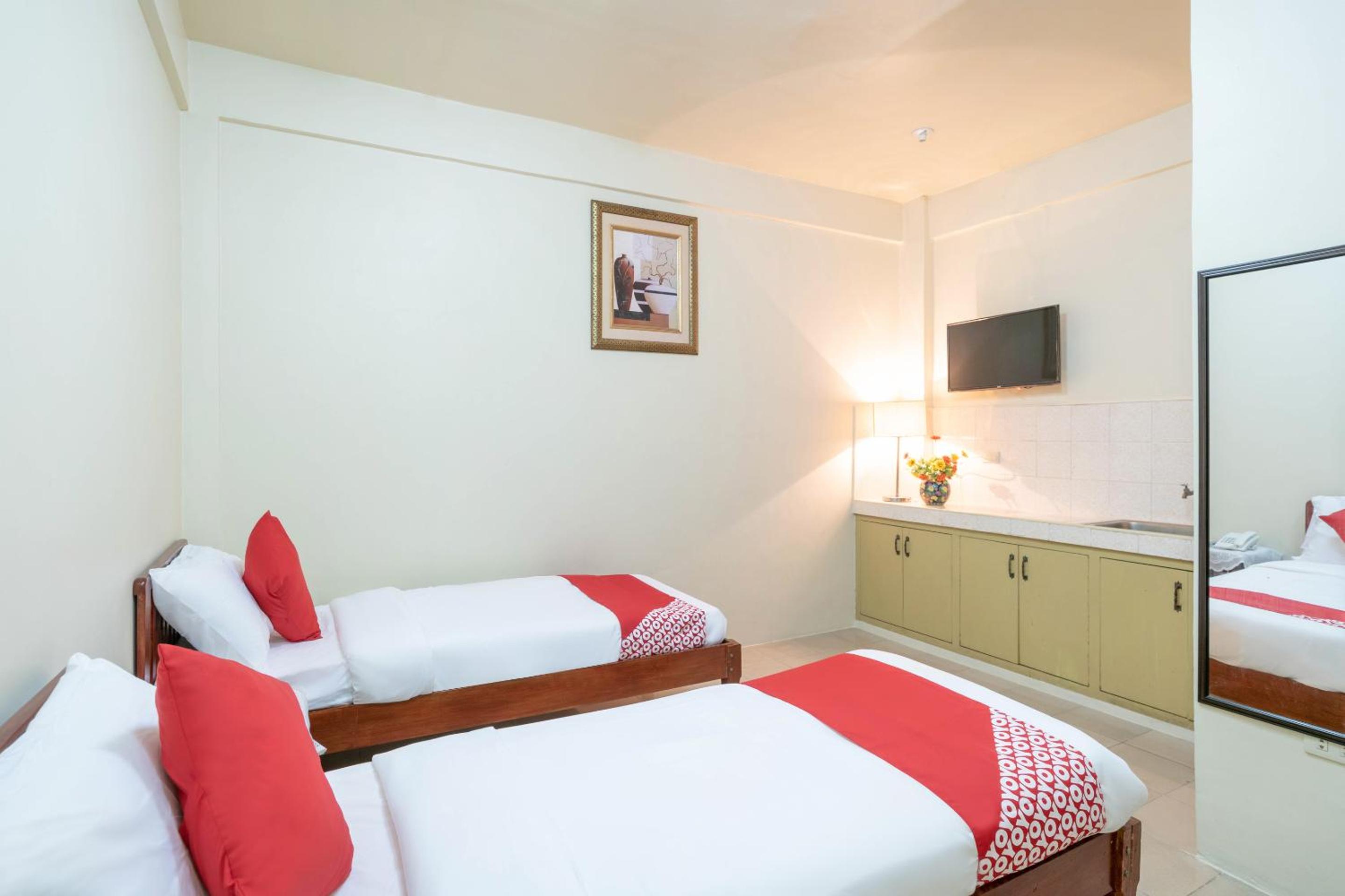 Standard Twin Room - Photo 5